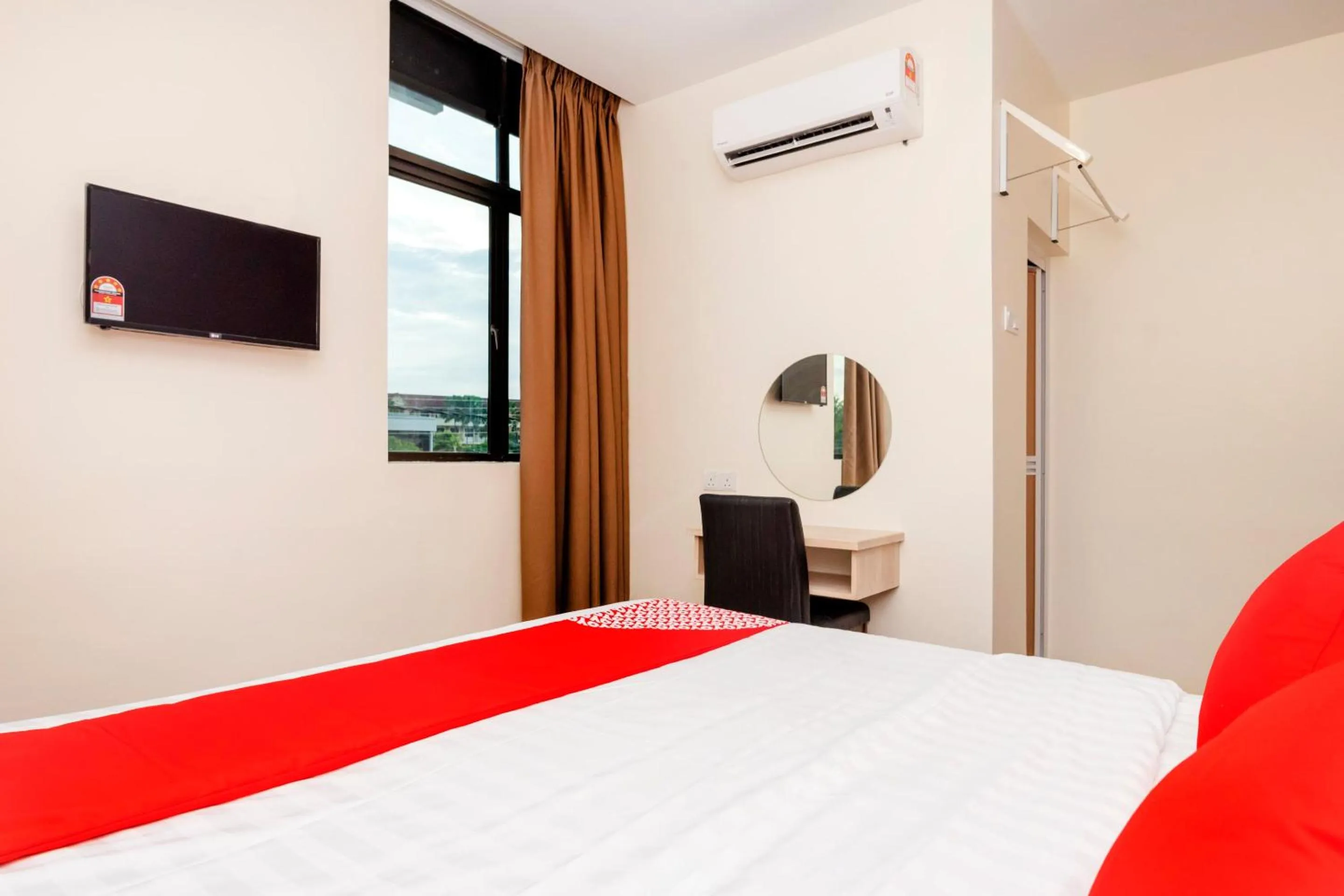 Bedroom, Bed in OYO 778 Bmw 2 Hotel