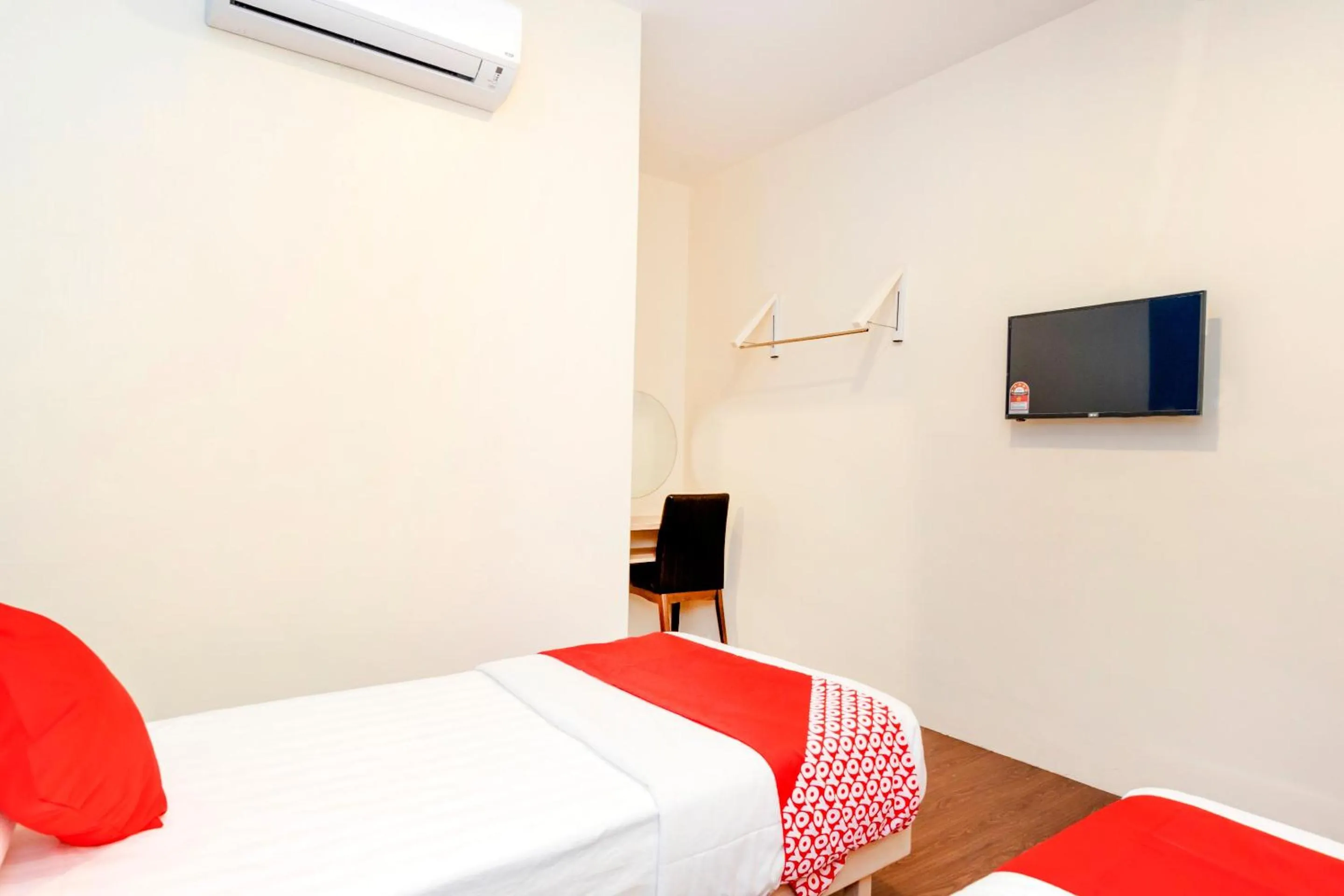 Bedroom, Bed in OYO 778 Bmw 2 Hotel