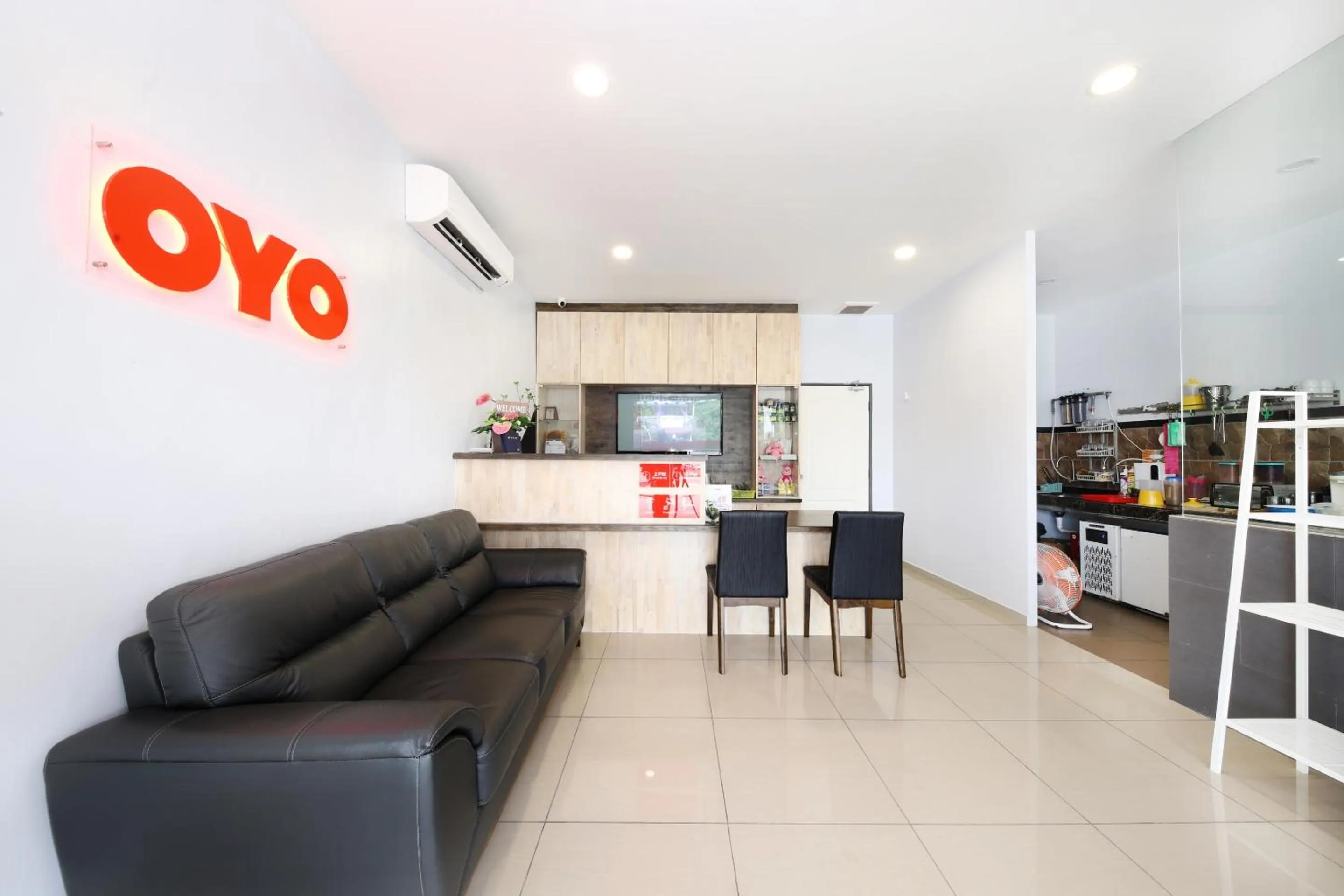 Lobby or reception in OYO 778 Bmw 2 Hotel