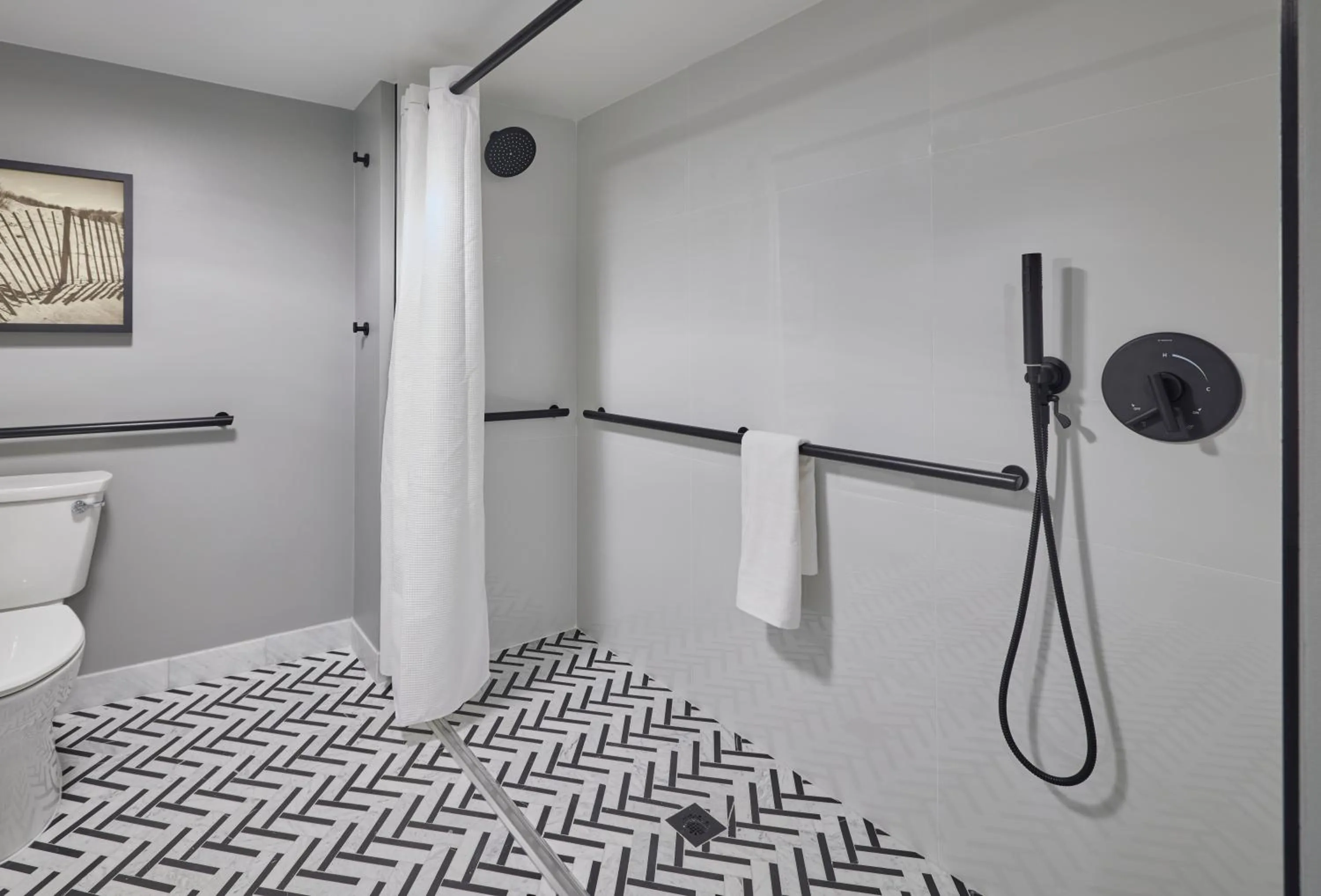 Shower in Newport Harbor Island Resort