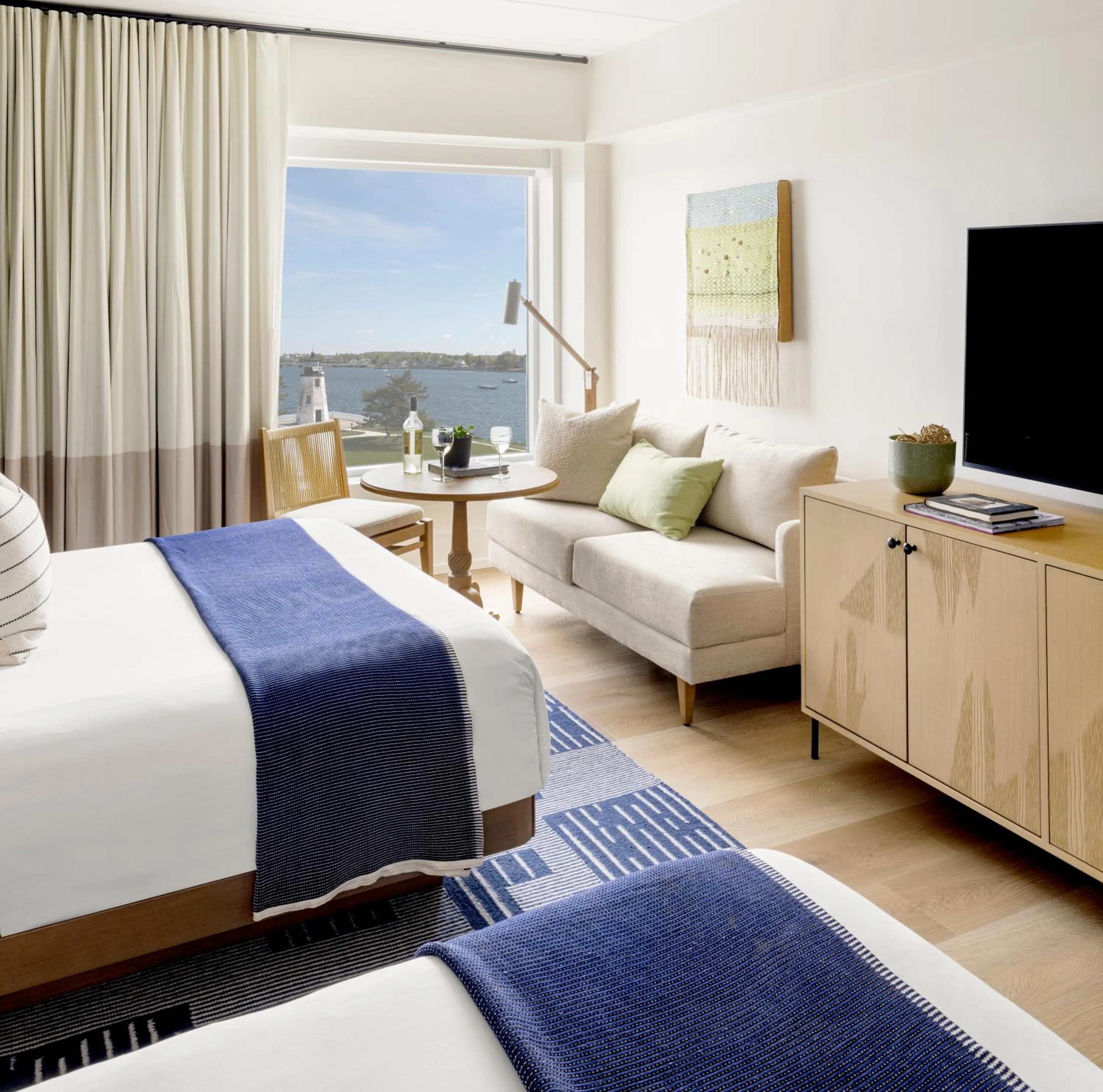 Bed in Newport Harbor Island Resort