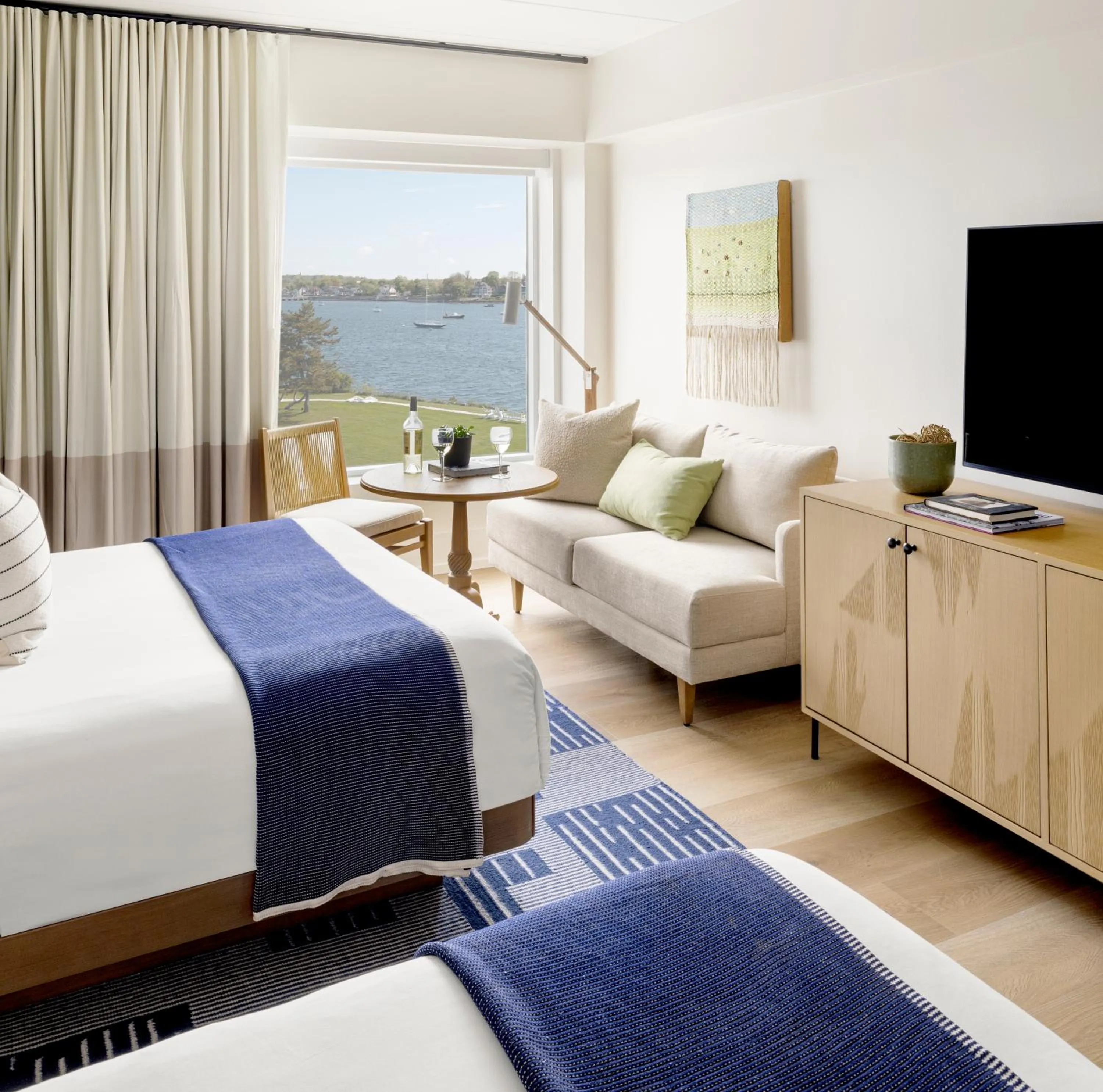 Bed in Newport Harbor Island Resort