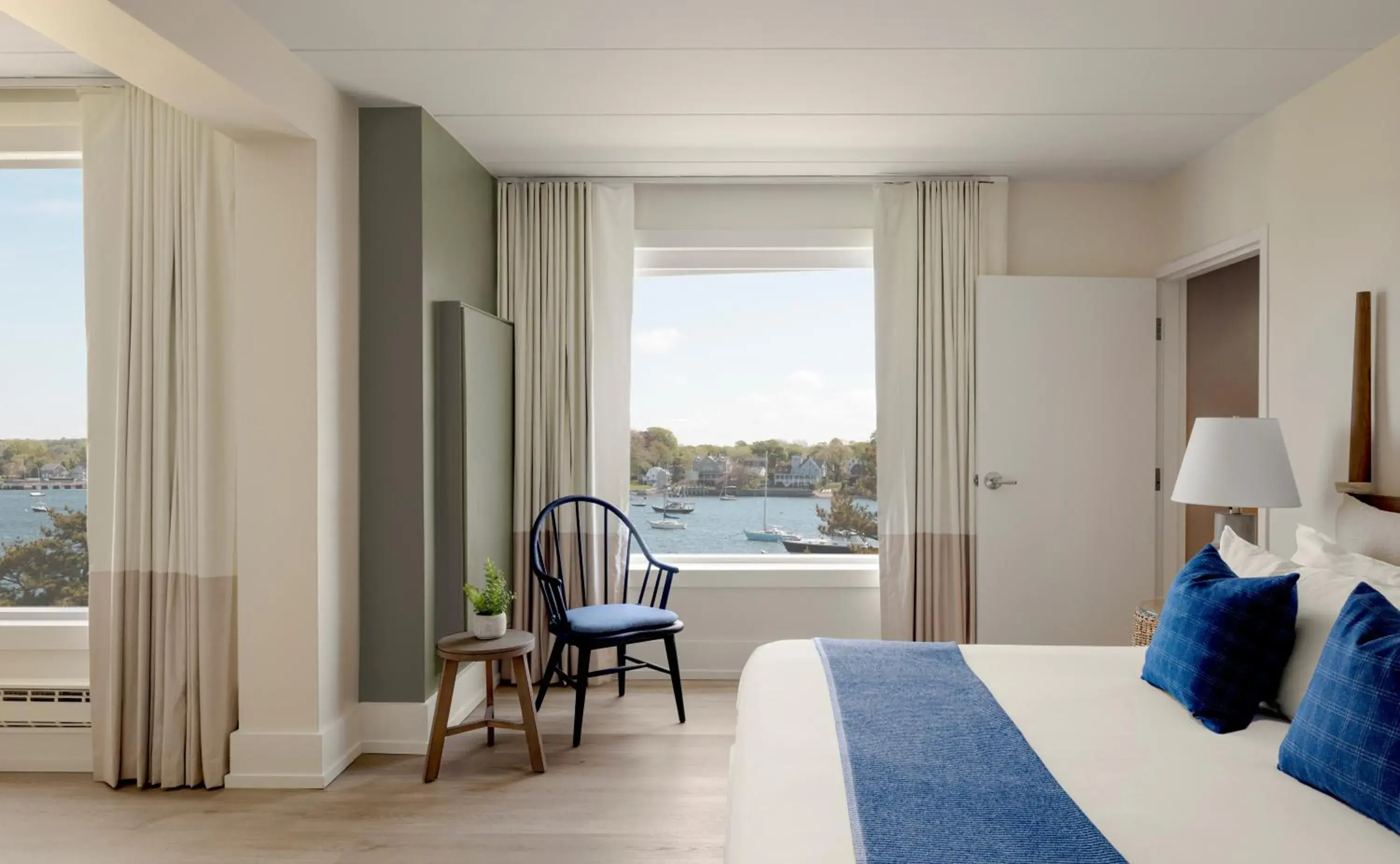 King Room with Roll-In Shower - Disability Access in Newport Harbor Island Resort King Room with Roll-In Shower - Disability Access in Newport Harbor Island Resort