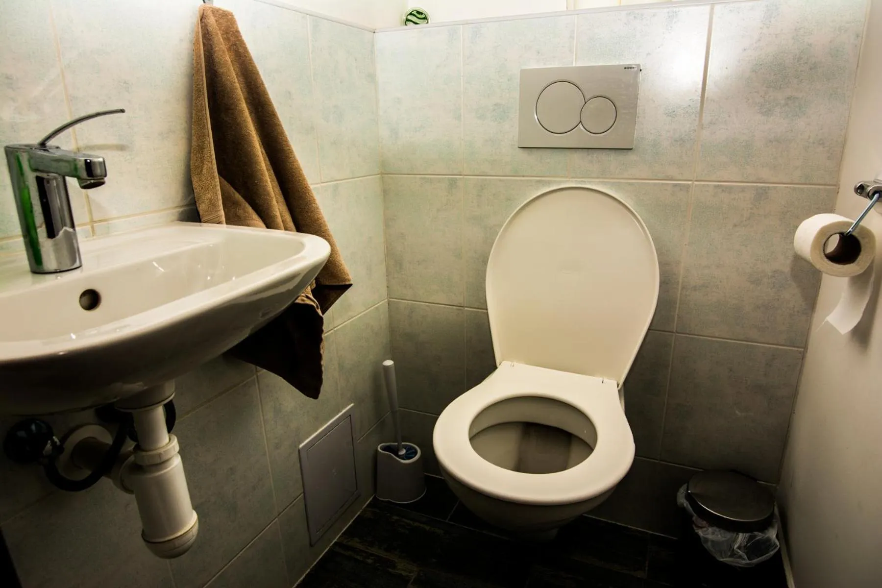 Toilet in Onefam Míru