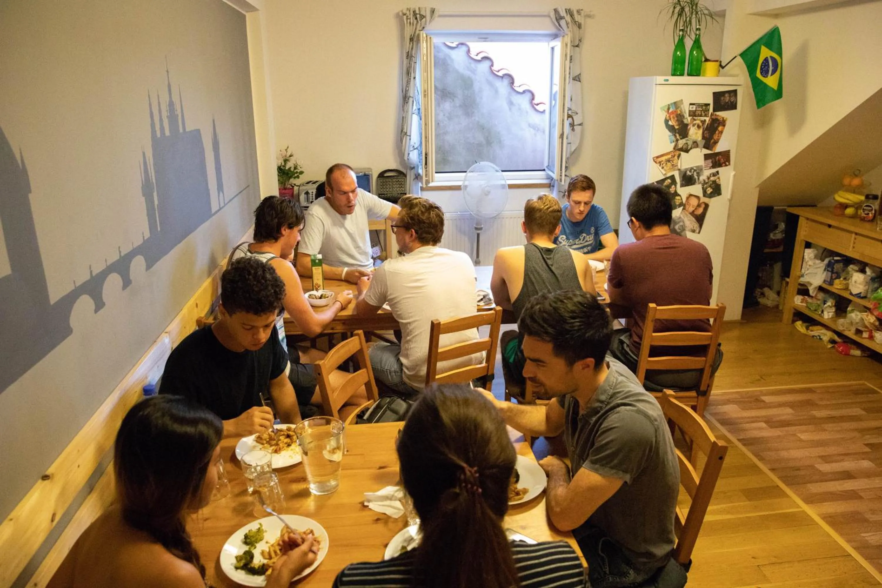 People in Onefam Míru