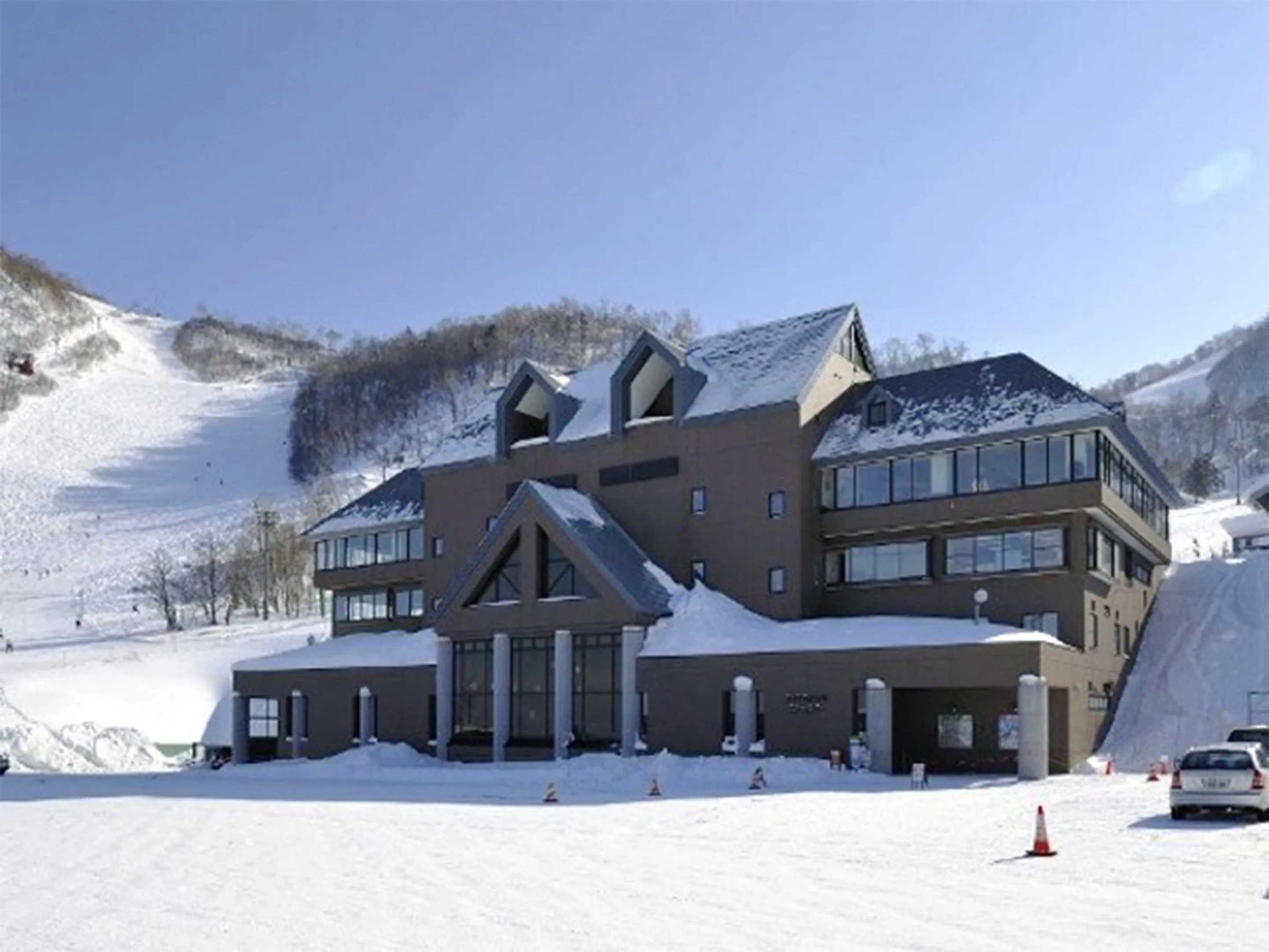 Skiing in Choine Hotel Sapporo Teine