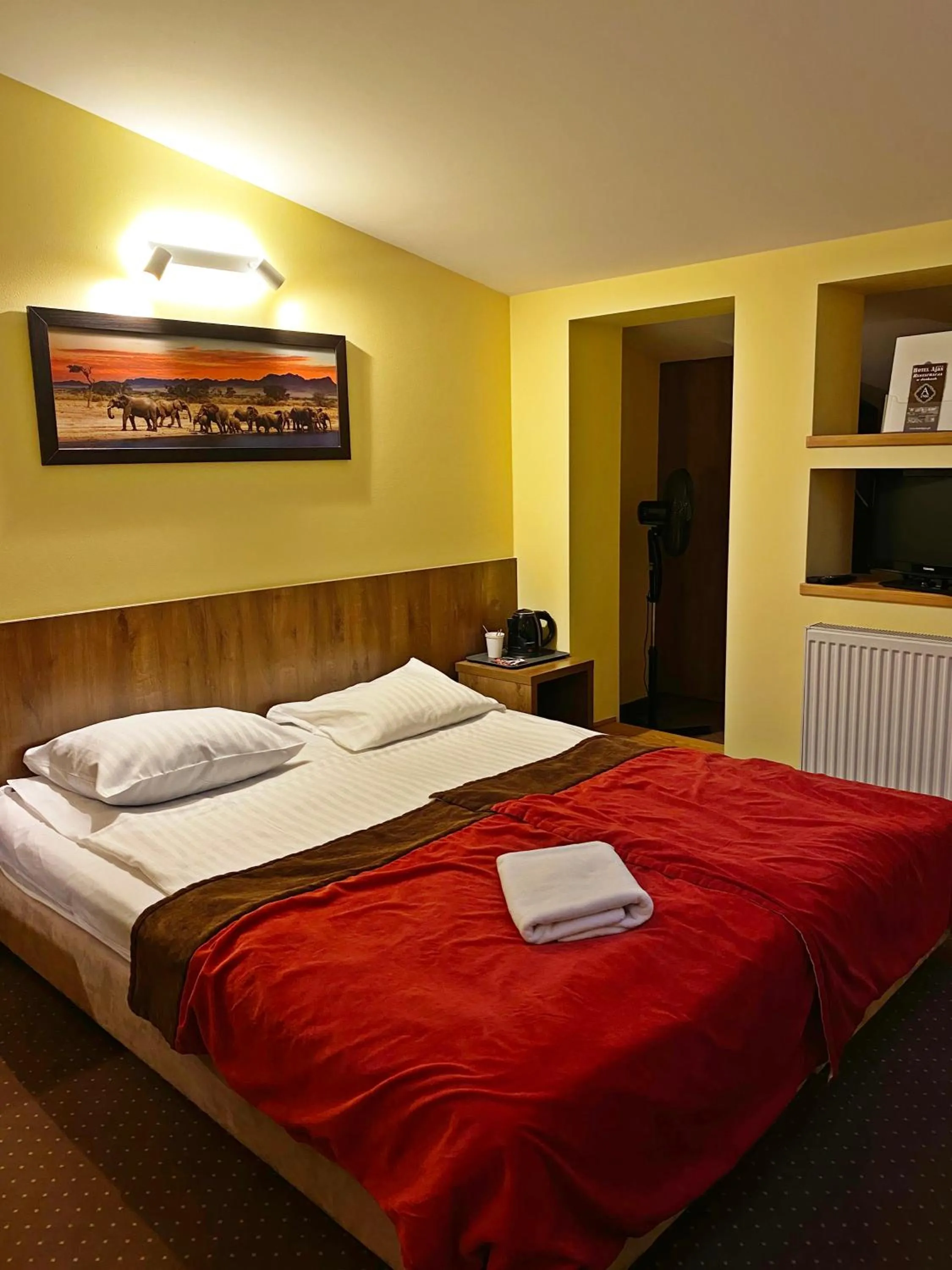 Photo of the whole room, Bed in Hotel Ajax