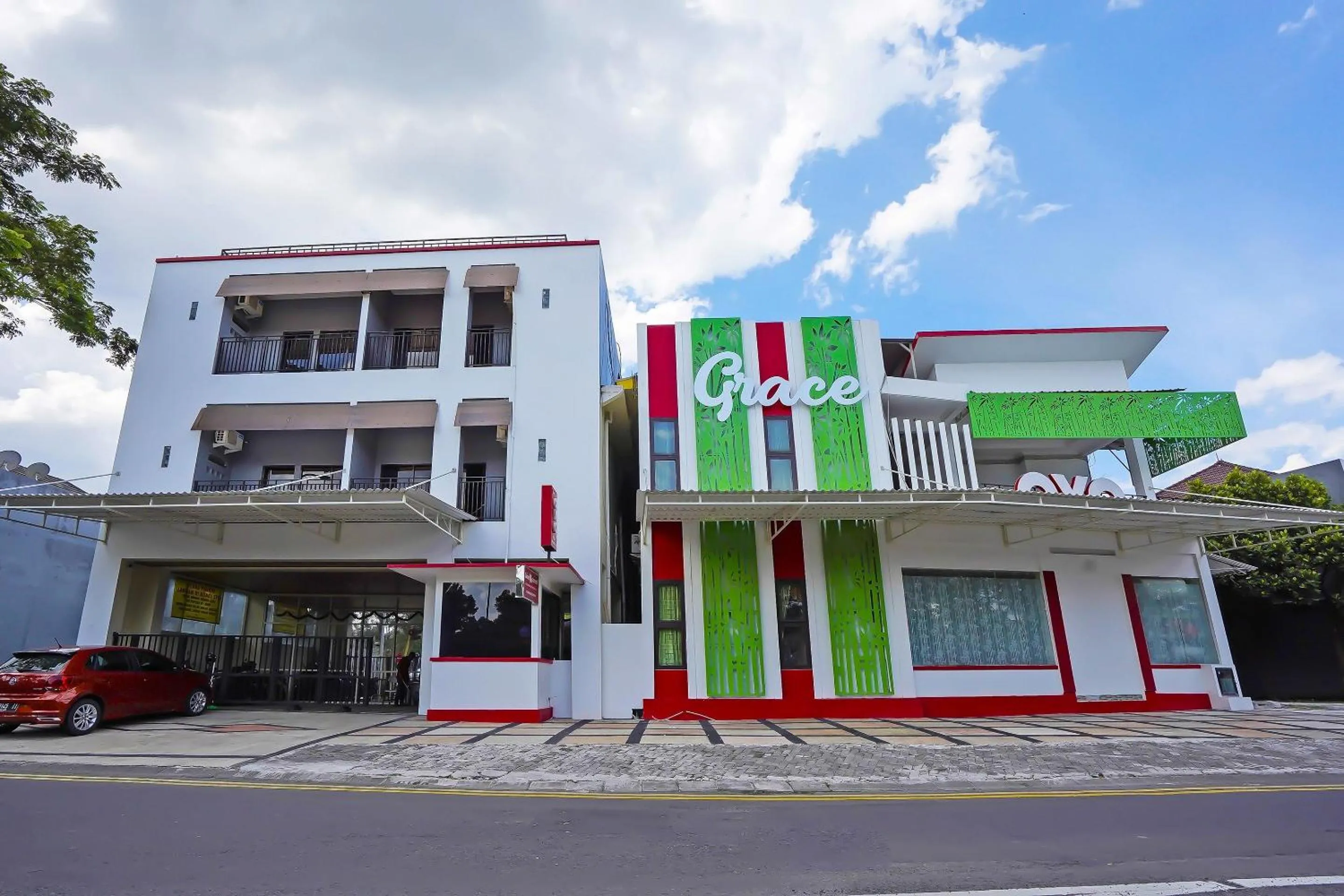 Facade/entrance in OYO Life 511 Grace Residence