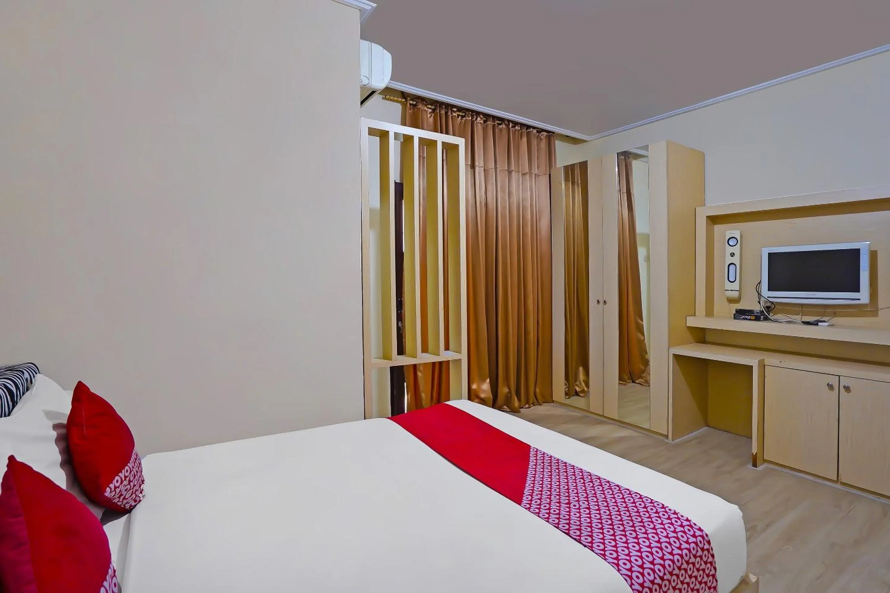 Bedroom, Bed in OYO Life 511 Grace Residence