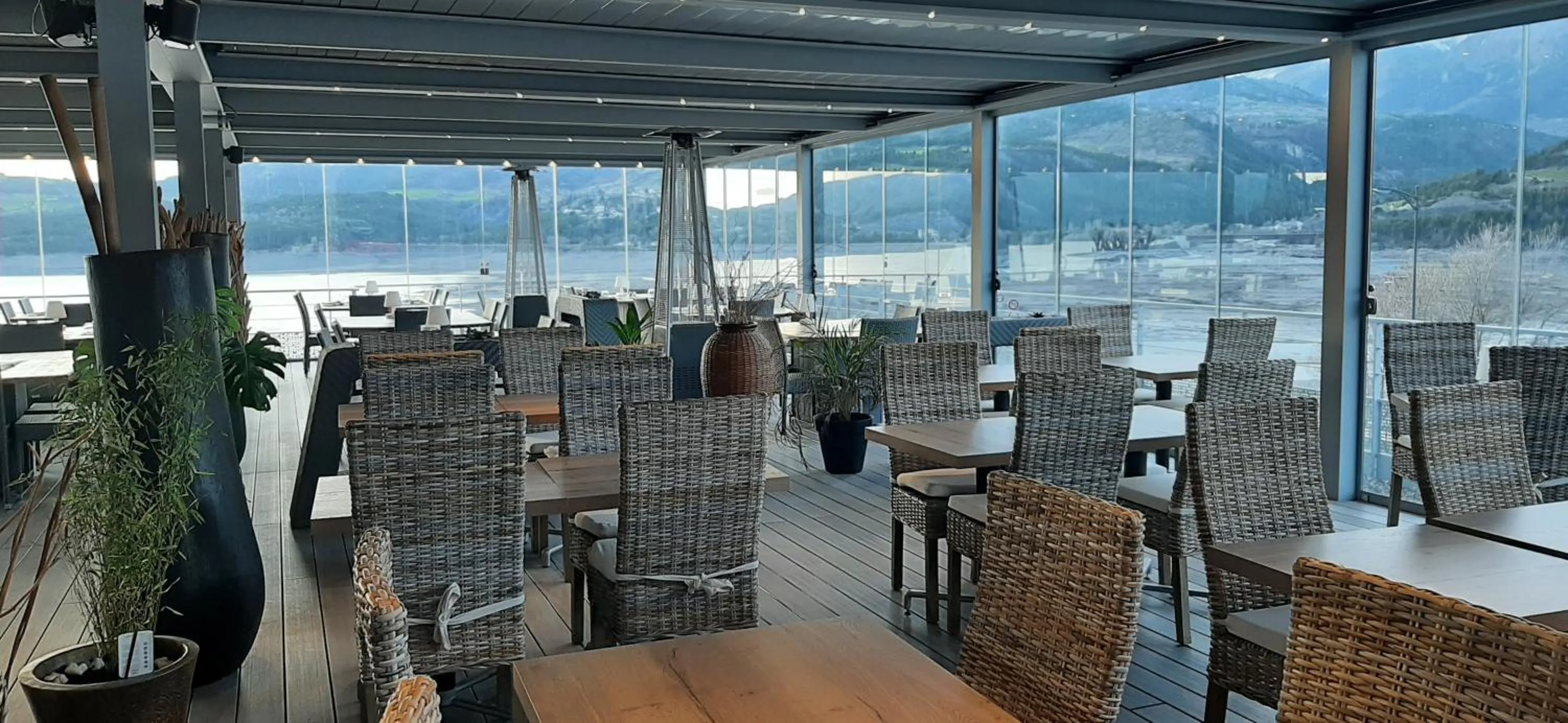 Restaurant/places to eat in Hôtel Les Flots Bleus