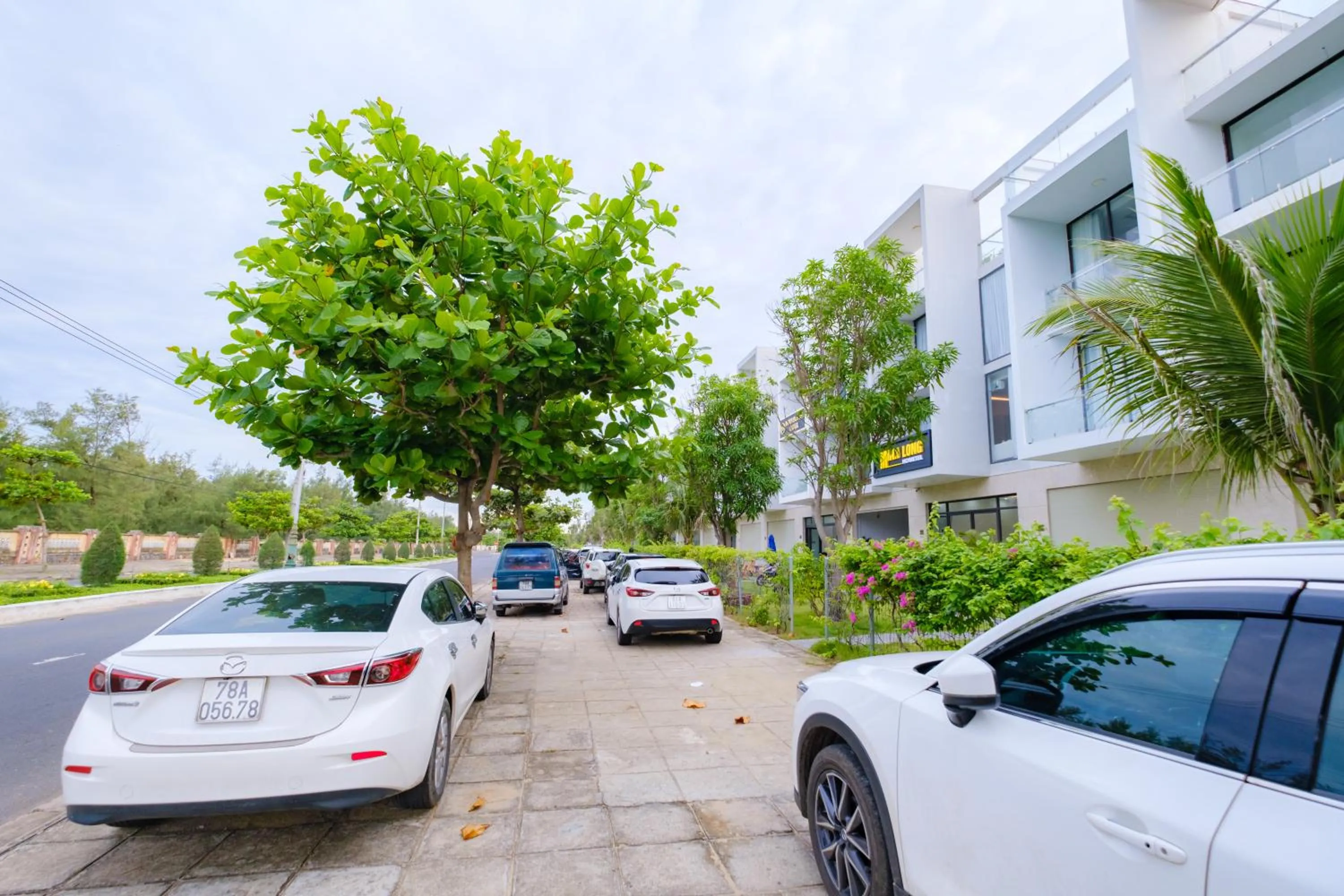 Property building in Khách sạn Minh Long