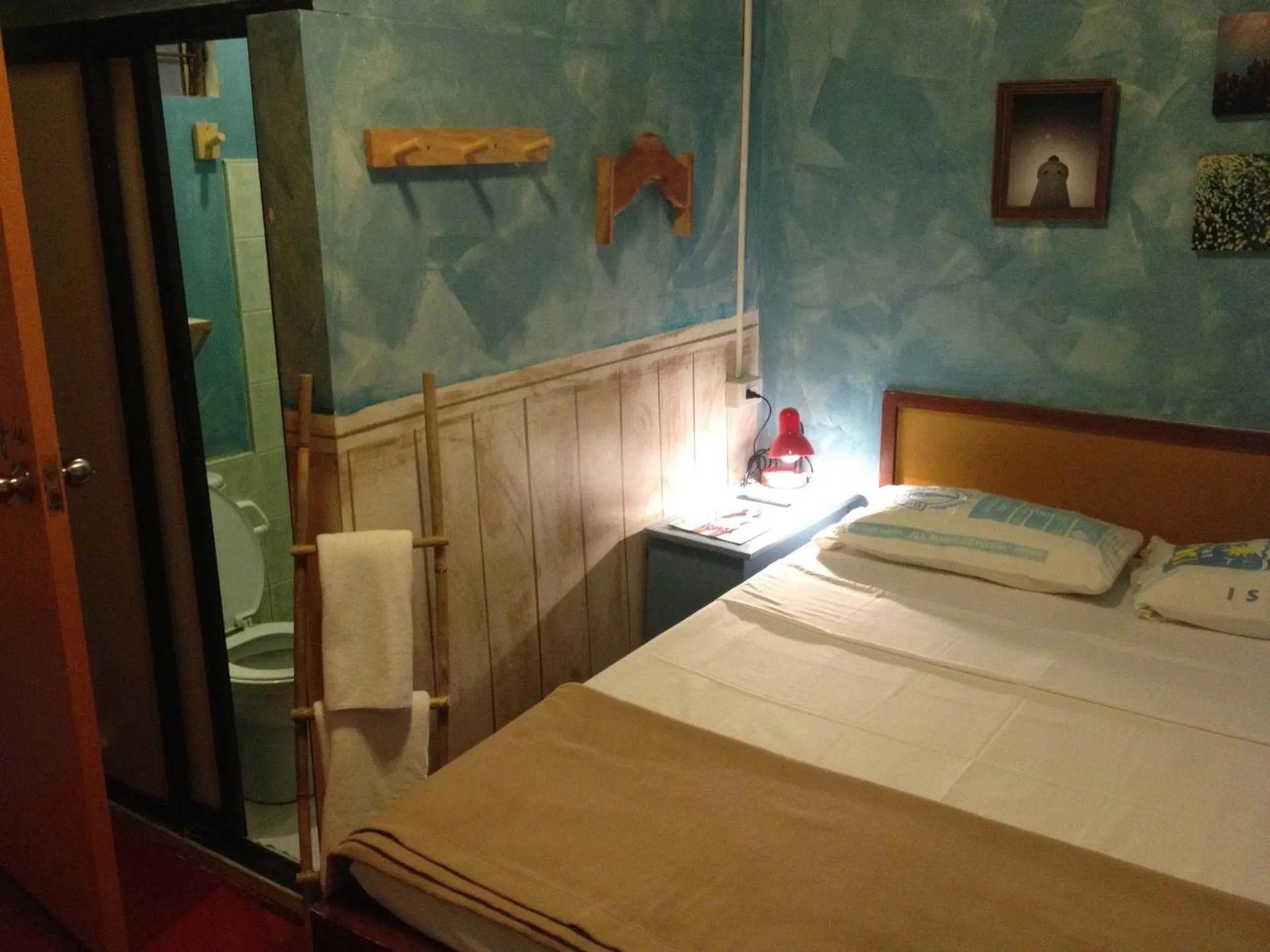 Bed in Gabby's Bed & Breakfast