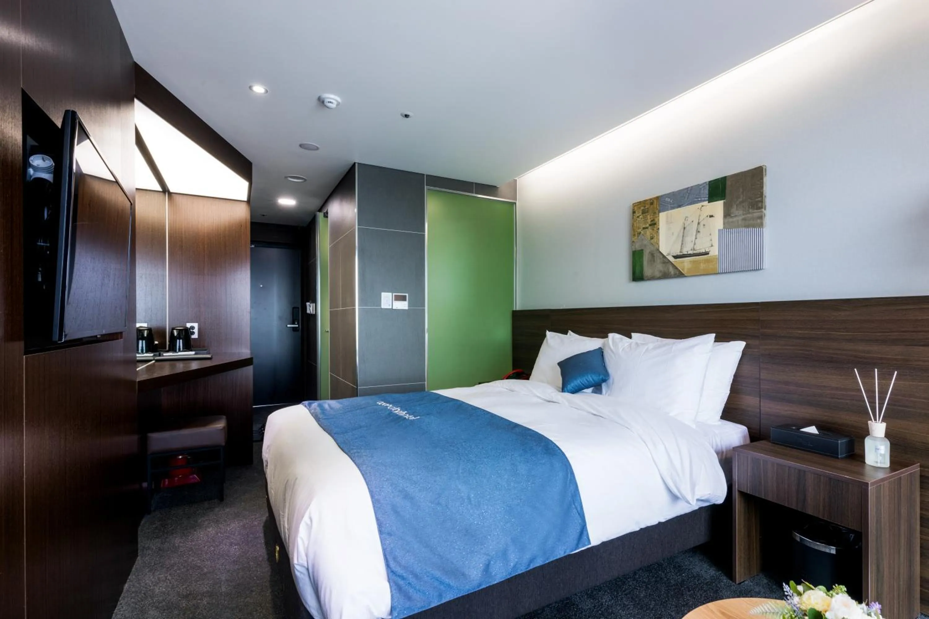 Co-op City Hotel Harborview