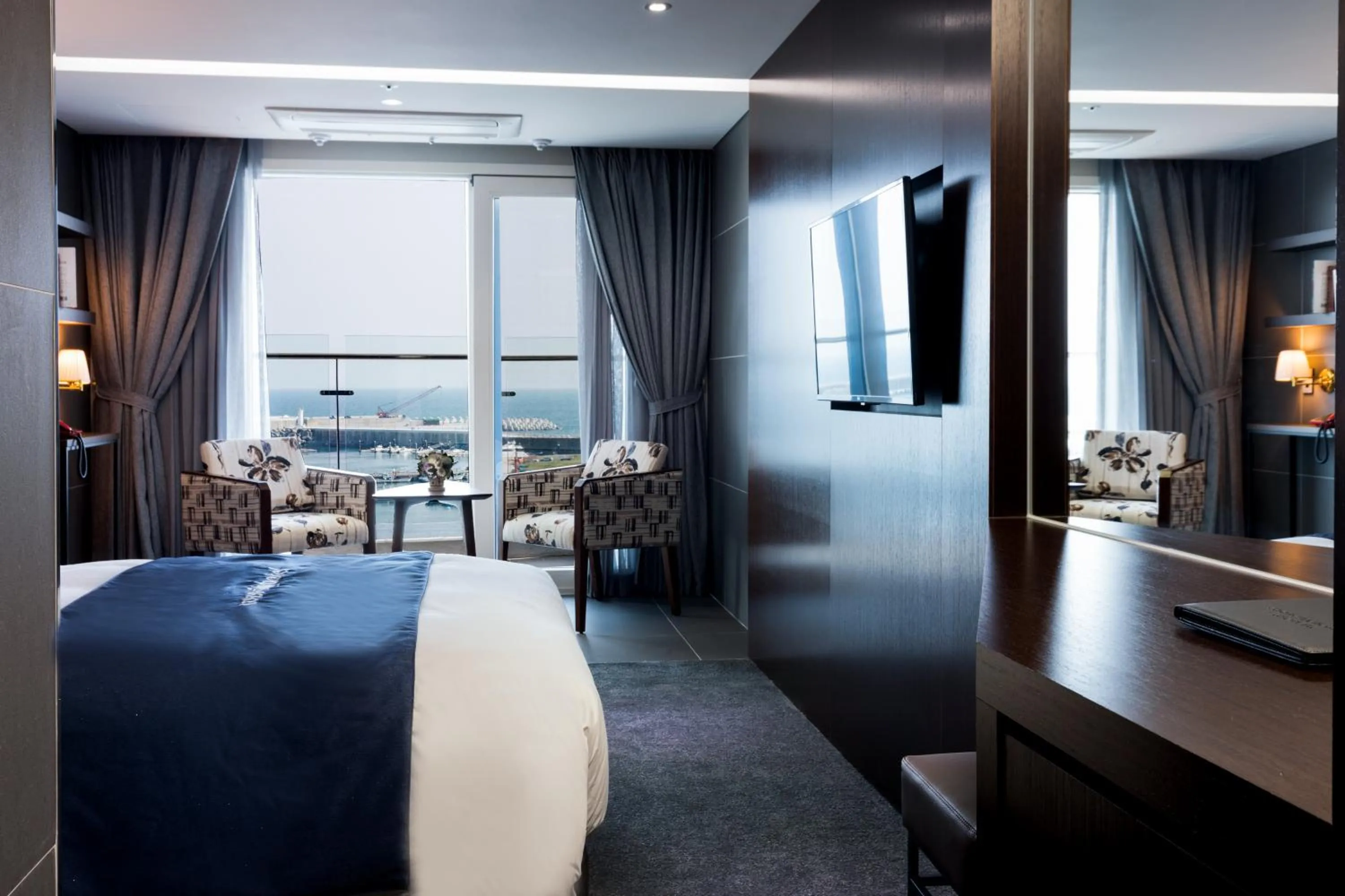 Co-op City Hotel Harborview