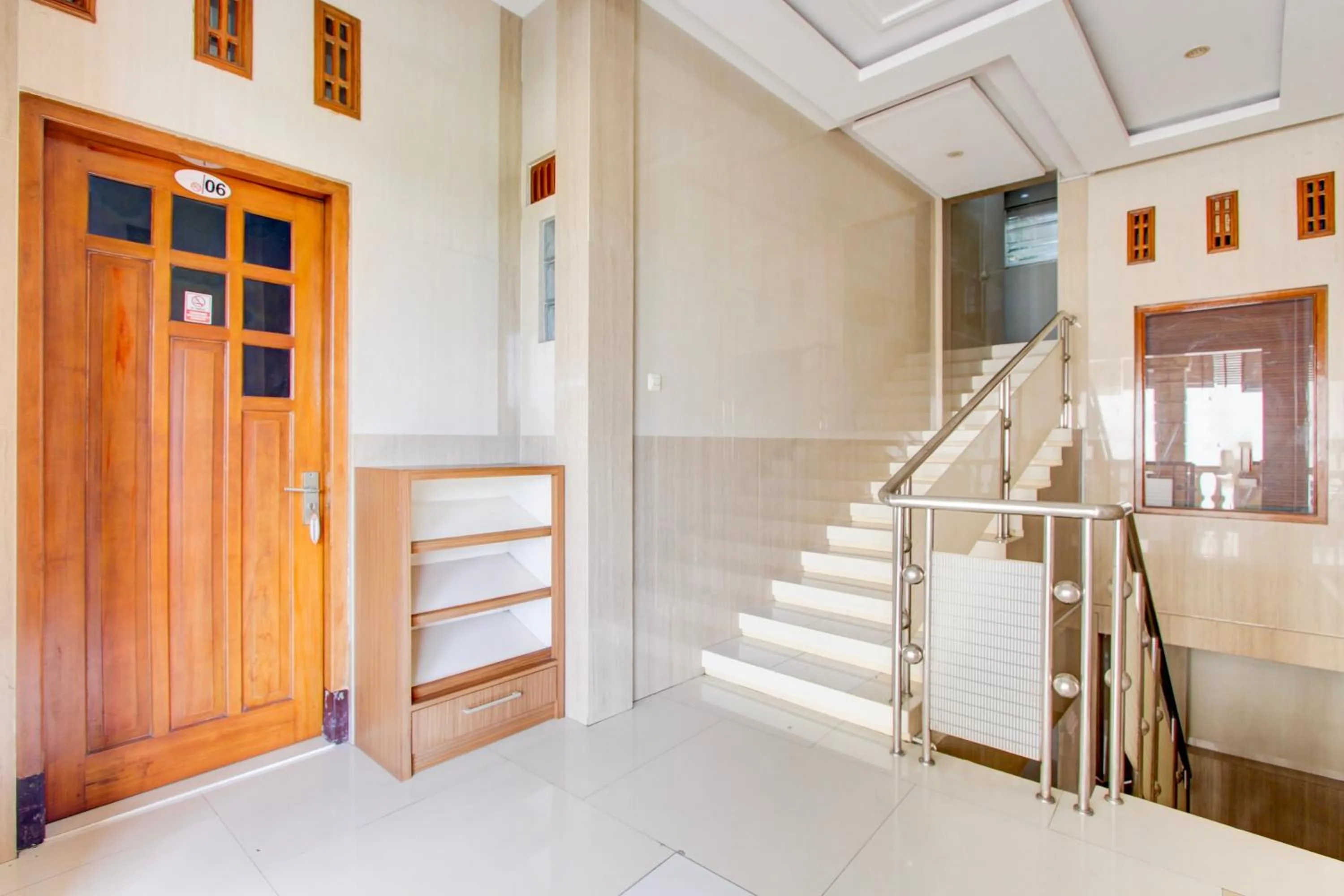 Lobby or reception in Hotel O Yogyakarta near Jogja City Mall formerly Bama Guesthouse