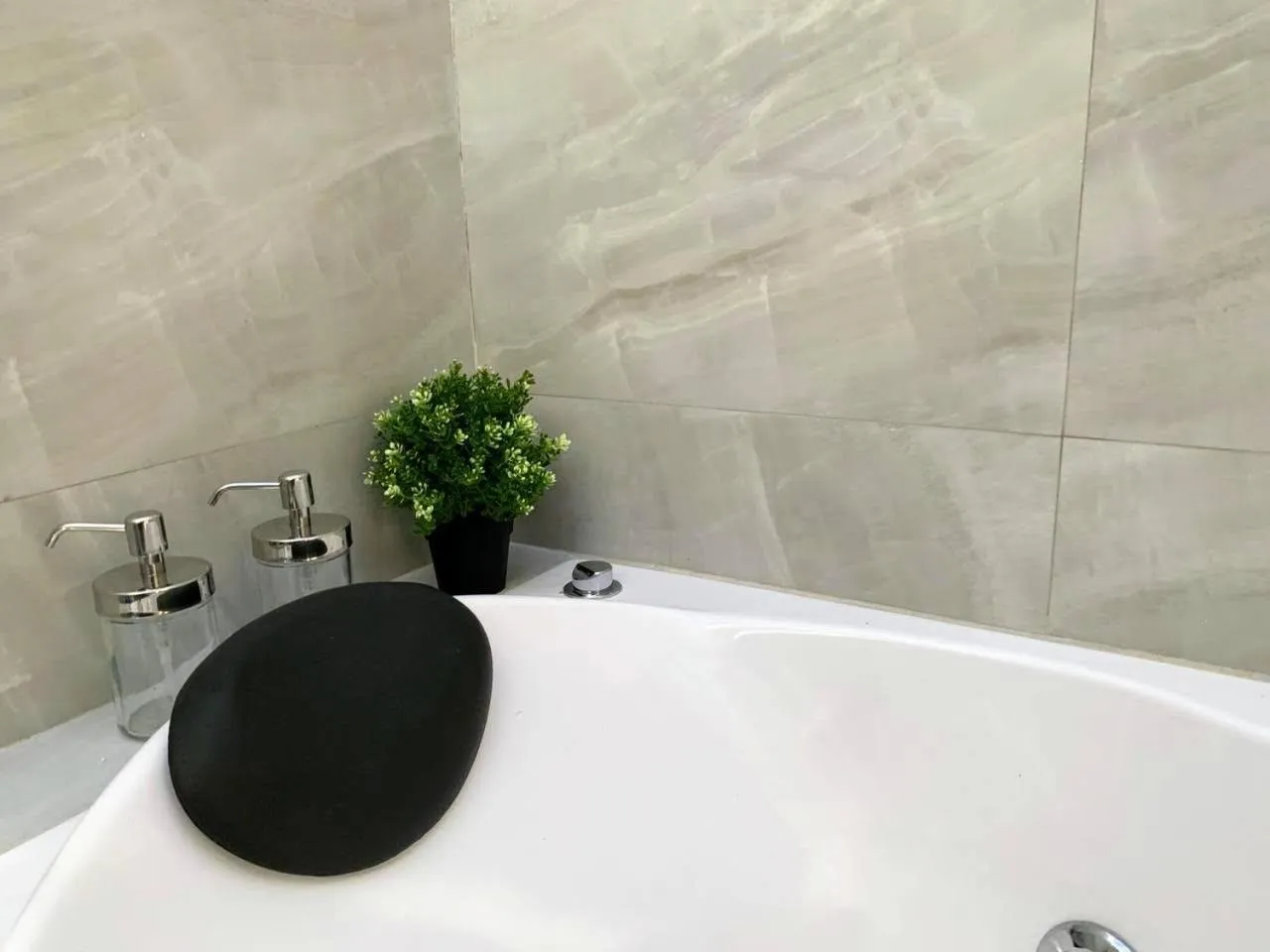 Cottonwood Bed & Breakfast House Bandung