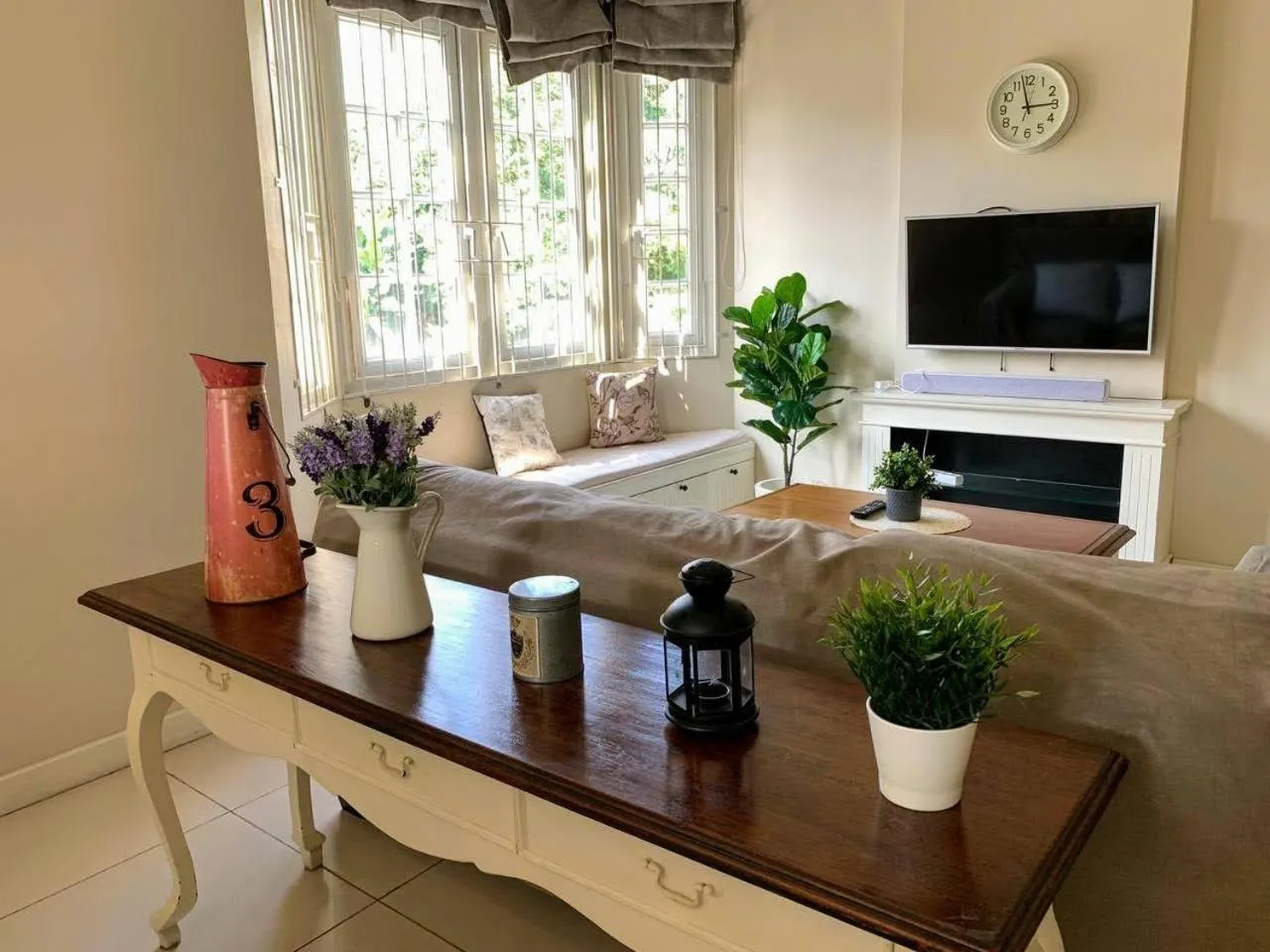 Cottonwood Bed & Breakfast House Bandung