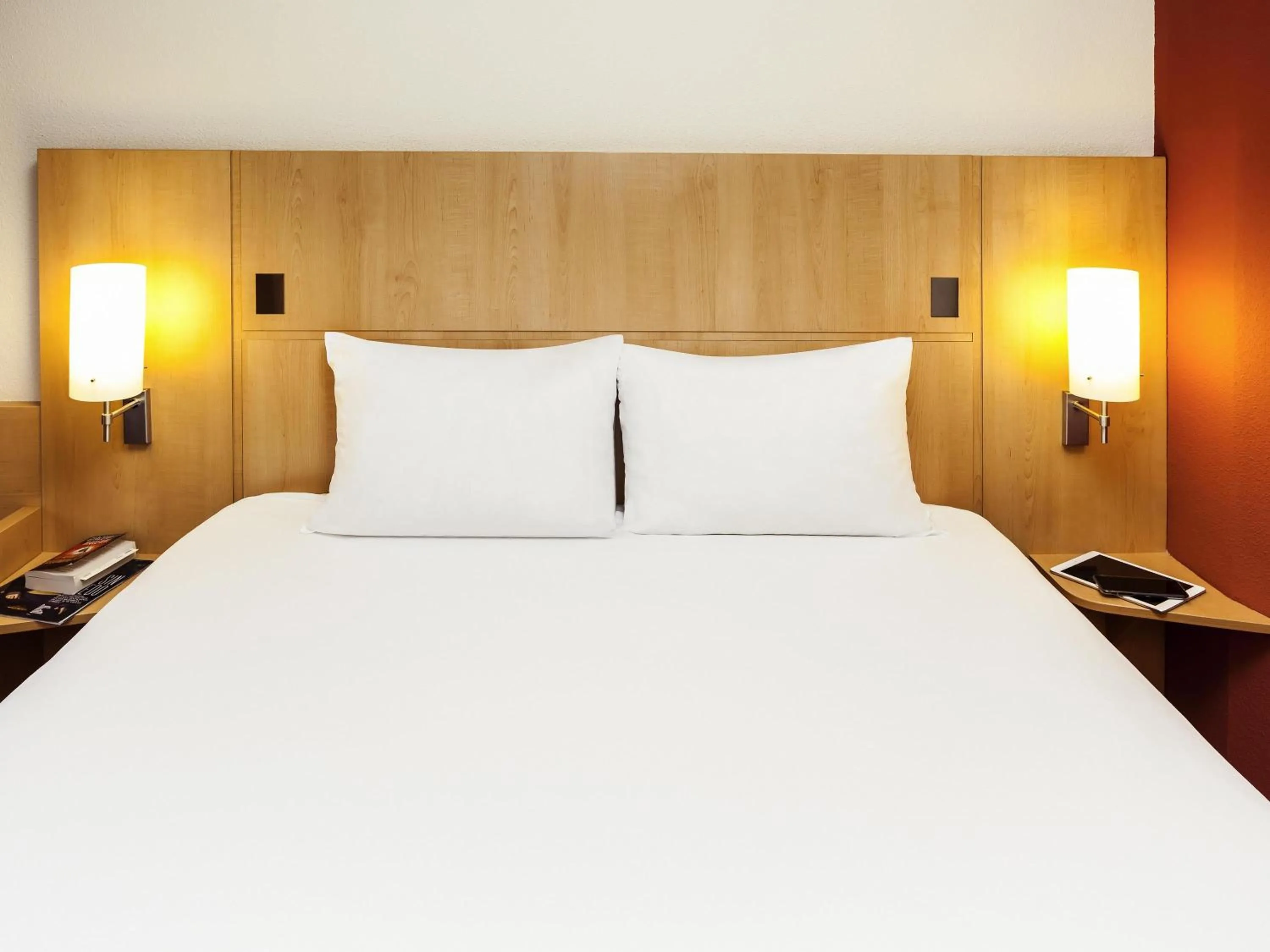 Bedroom, Bed in ibis Lyon Est Chaponnay