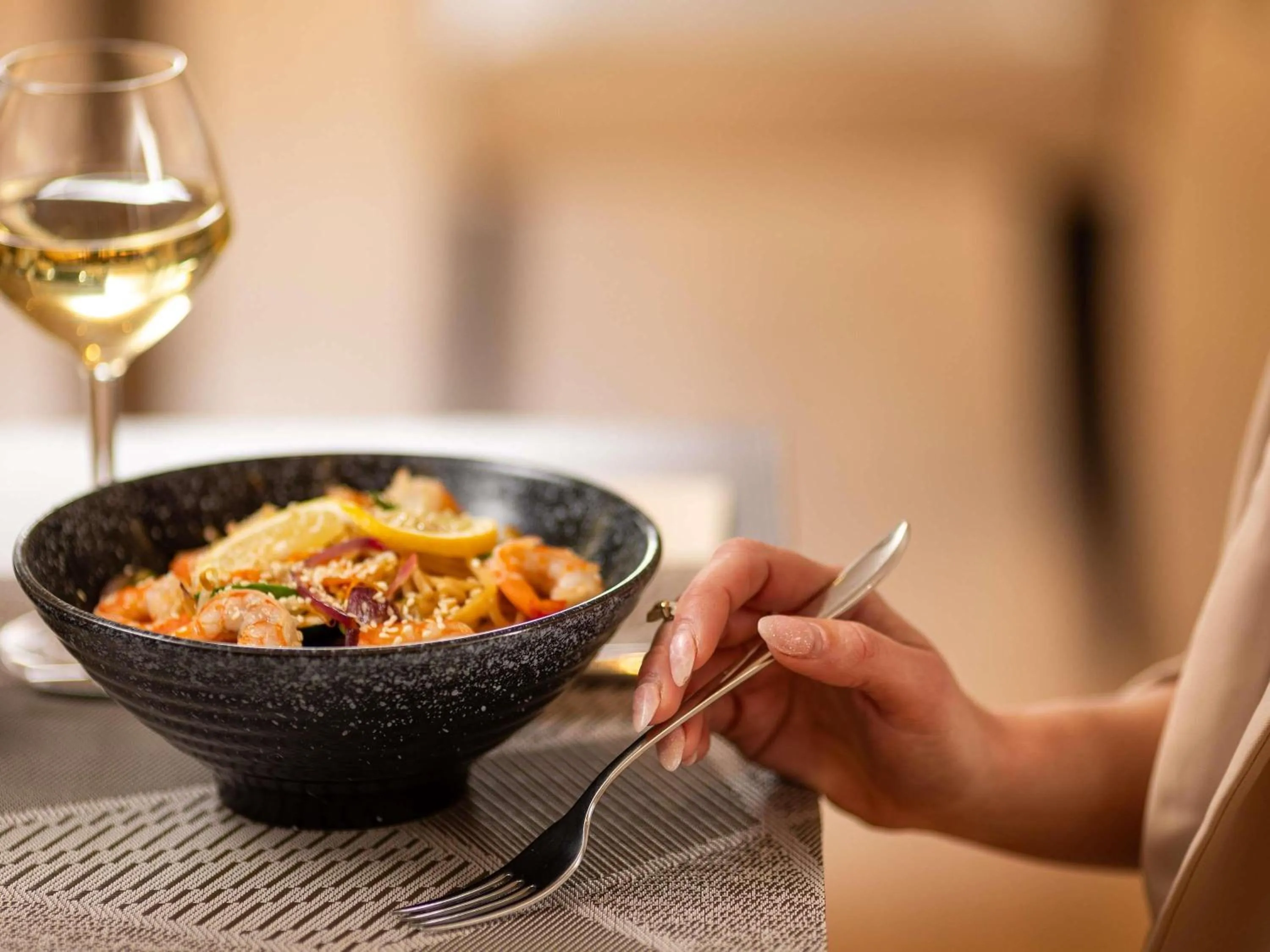 Restaurant/places to eat in ibis Lyon Est Chaponnay