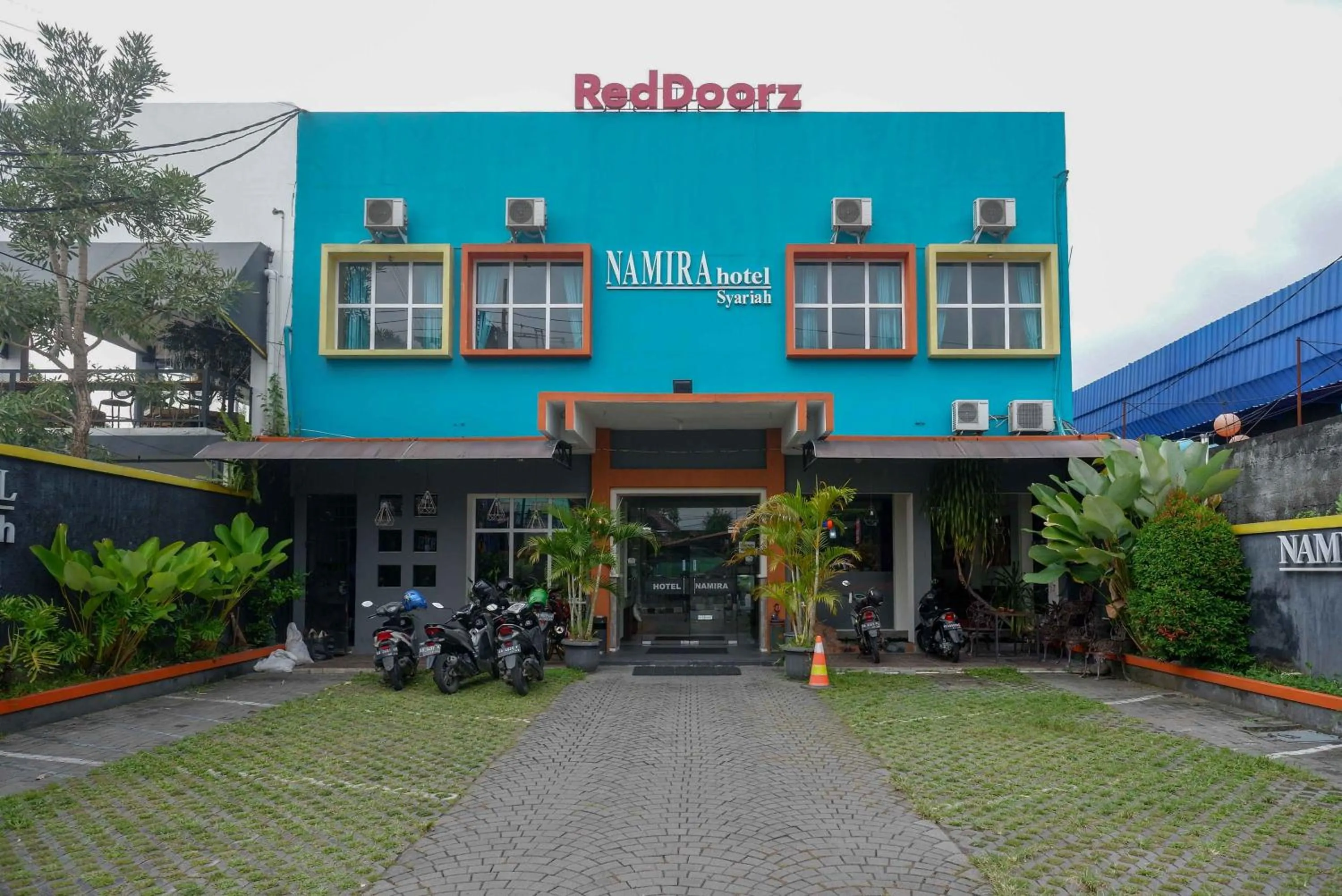 RedDoorz Syariah At Namira Hotel