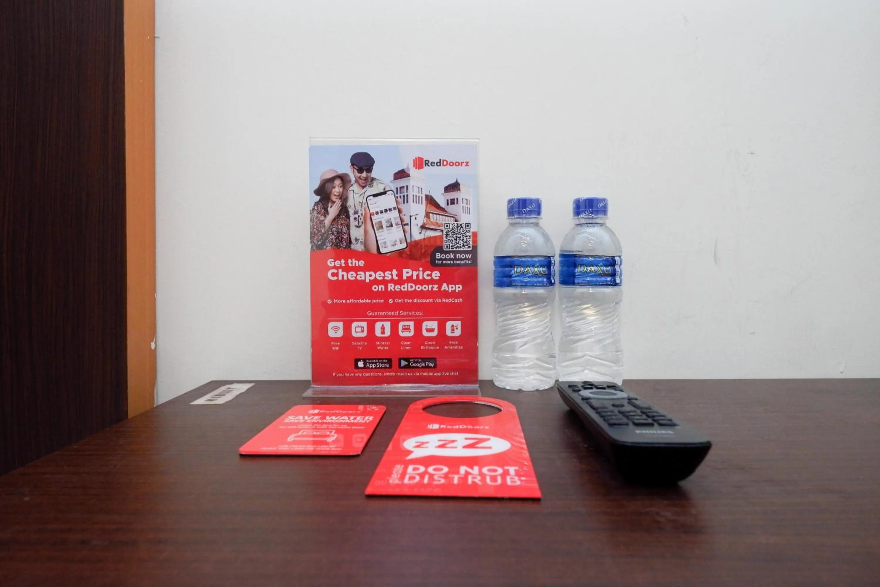 RedDoorz Syariah At Namira Hotel