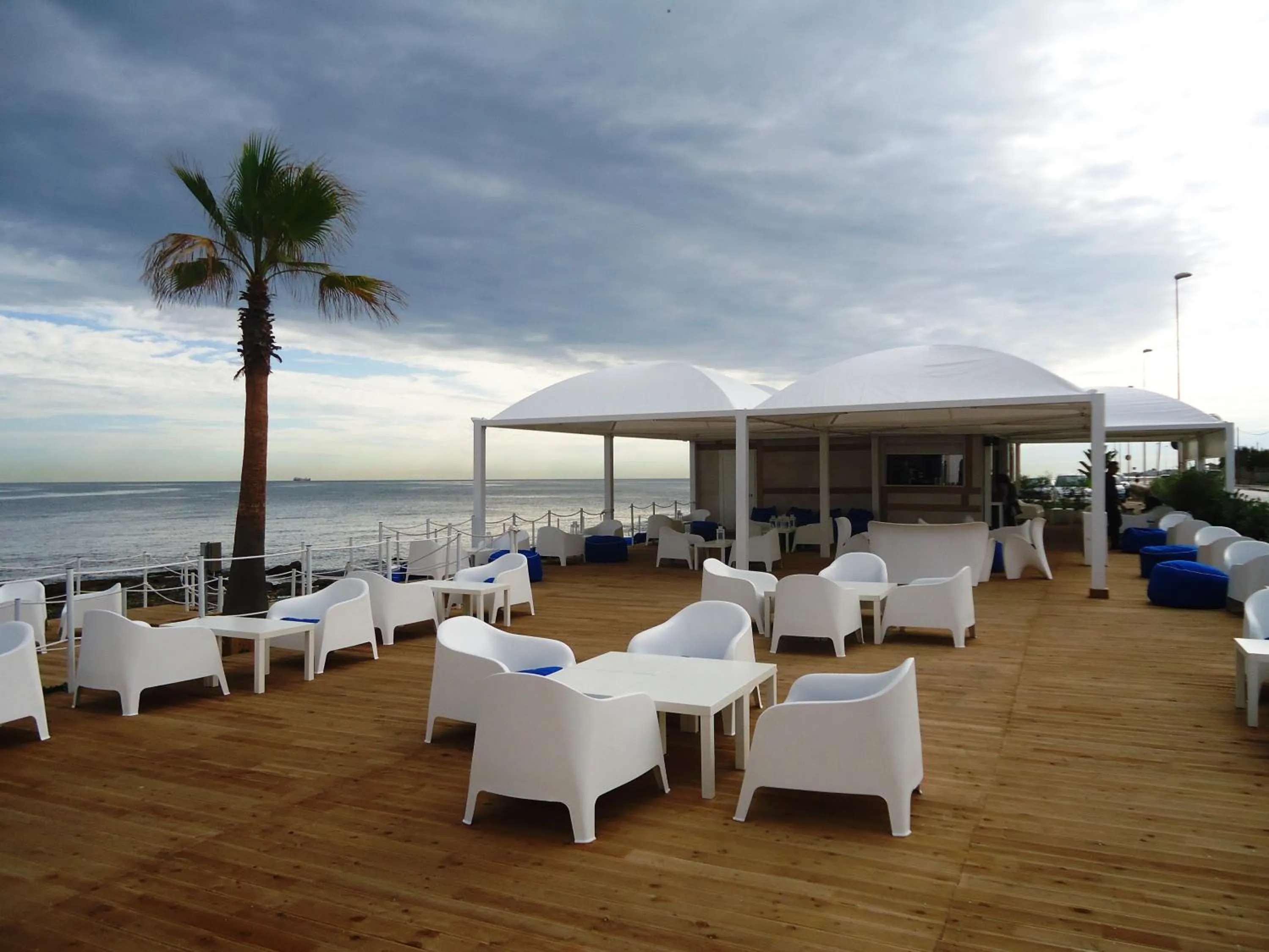 Restaurant/places to eat in Villa Dafne