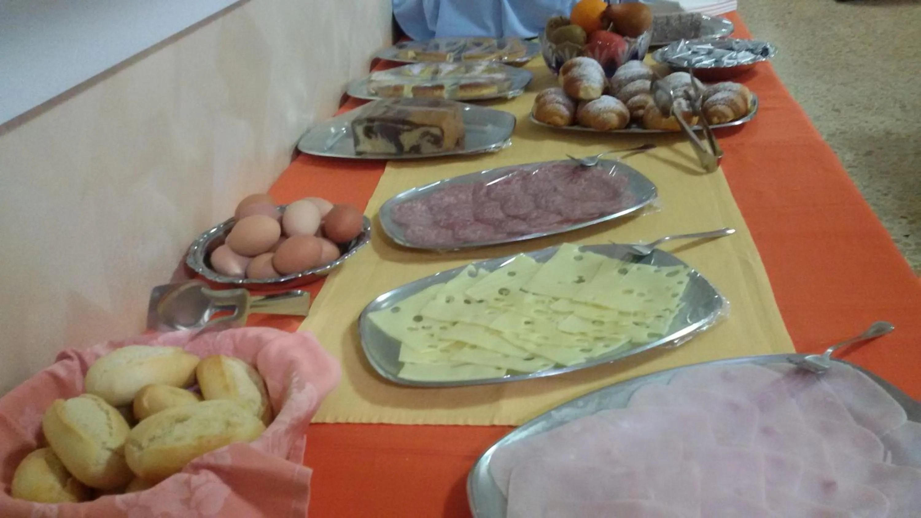 Breakfast in Hotel Pigalle