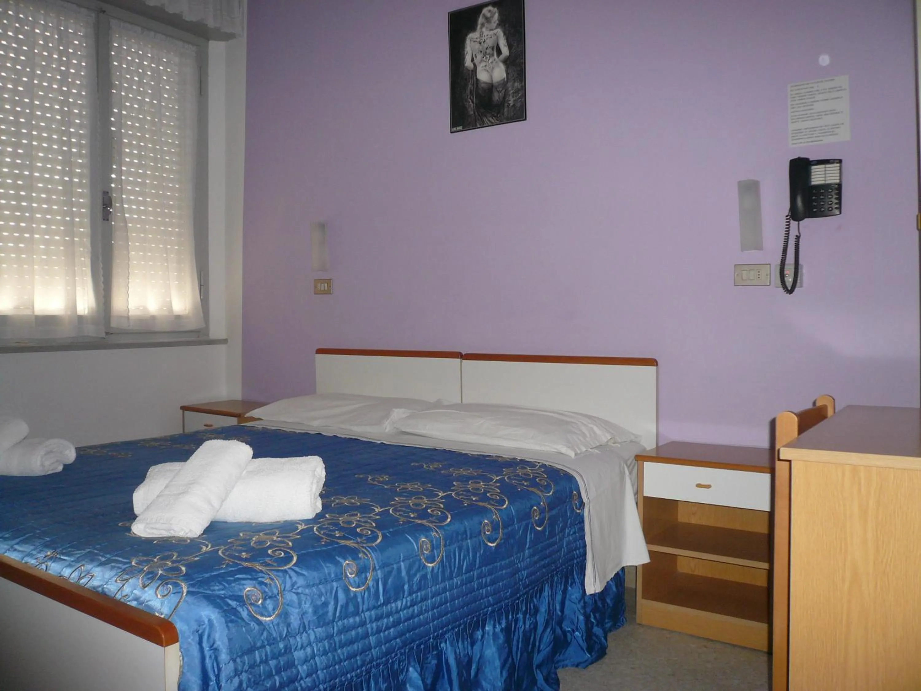 Bed in Hotel Pigalle