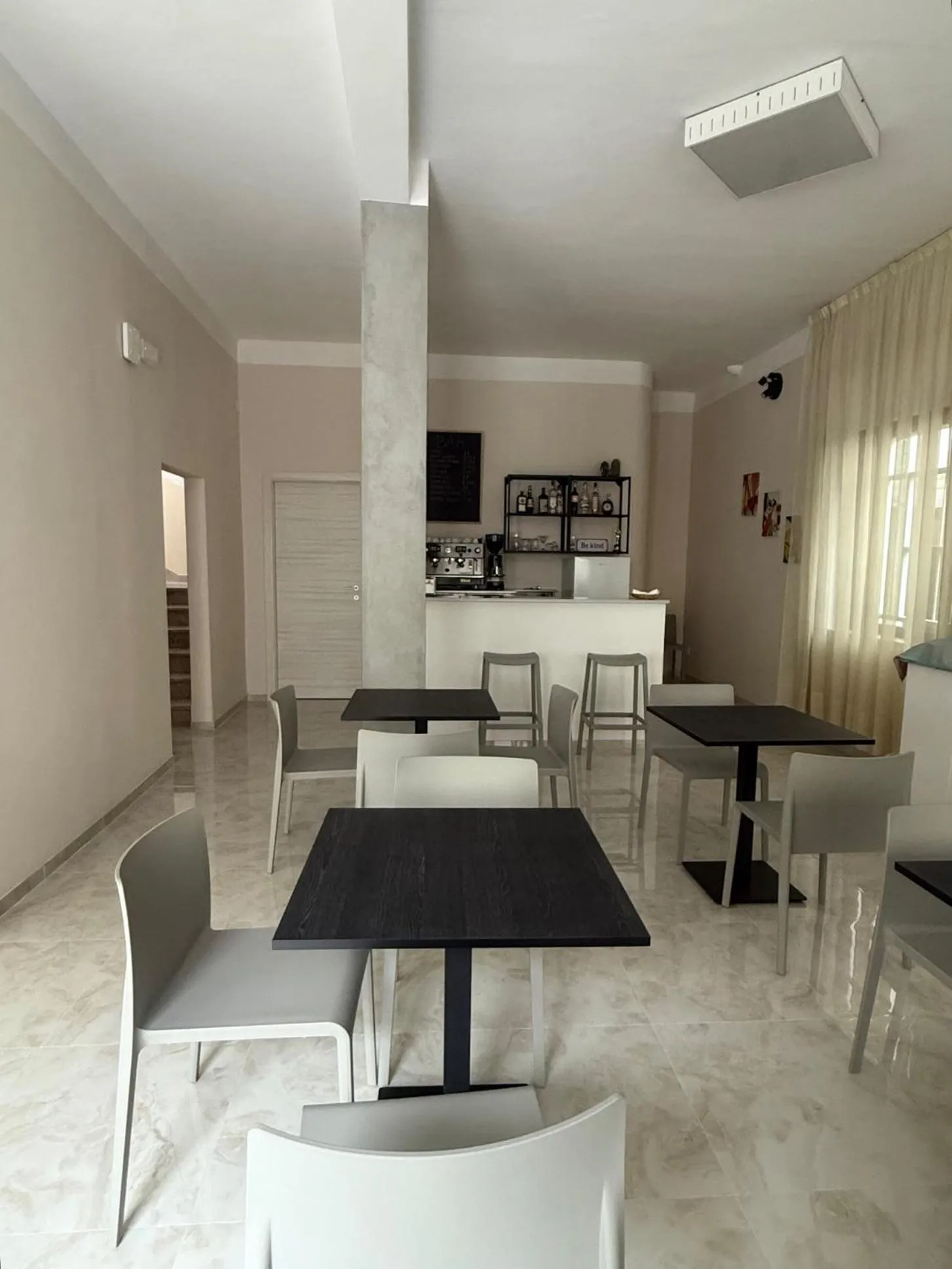 Lounge or bar in Hotel Pigalle