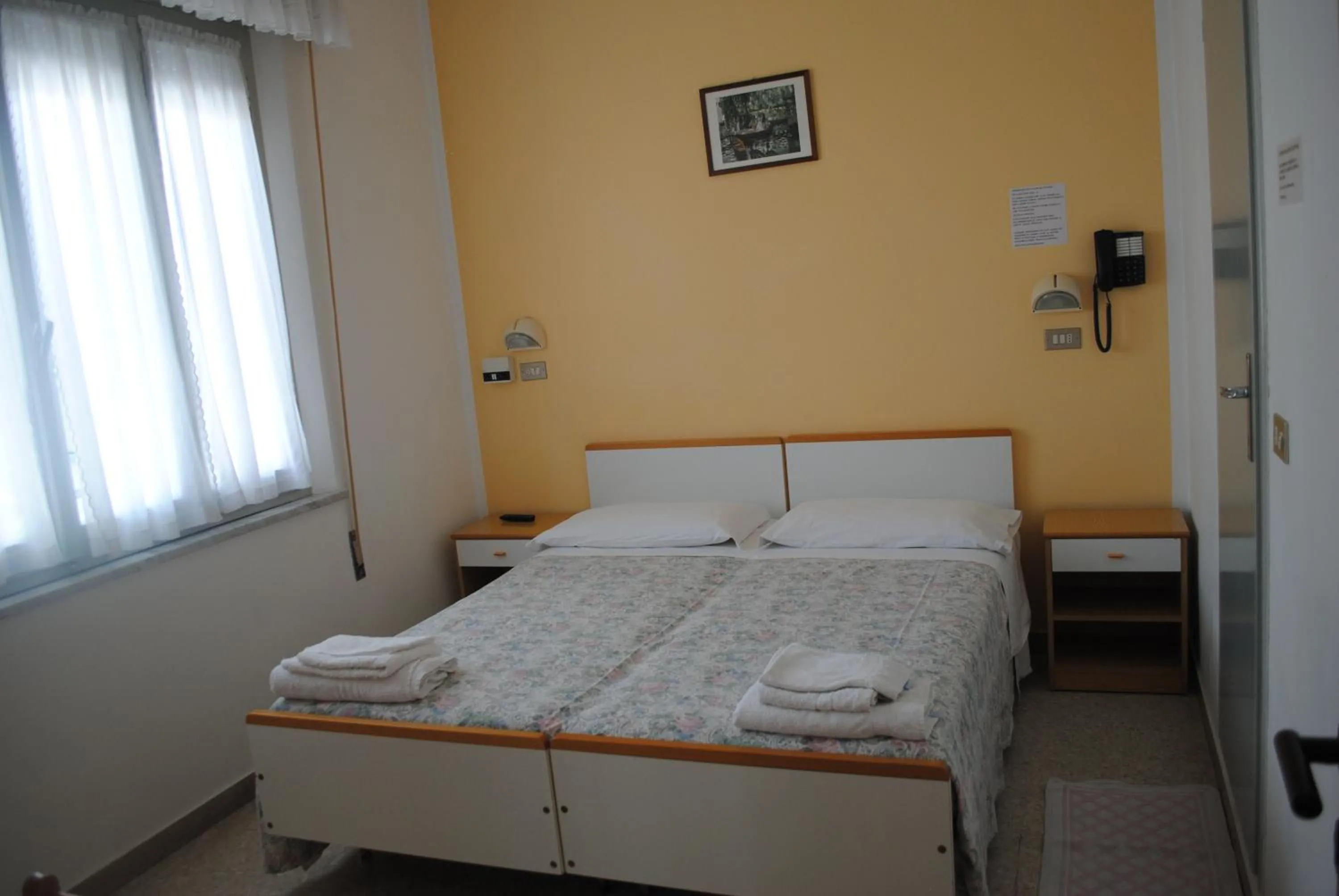 Bedroom, Bed in Hotel Pigalle