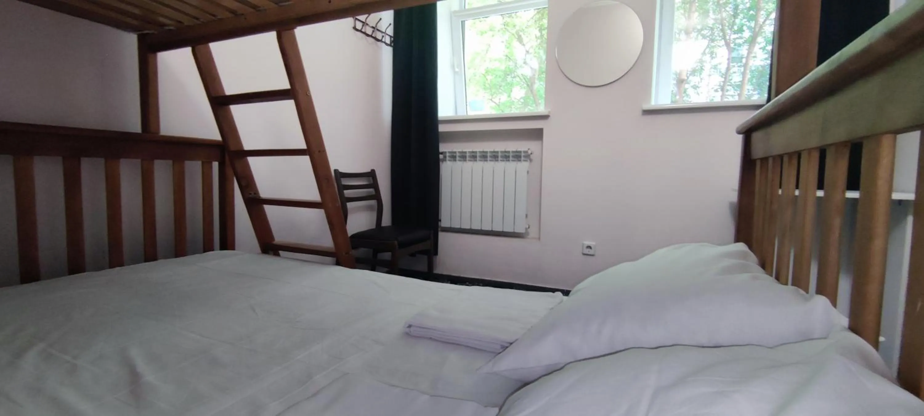 Bed in Friends Forever