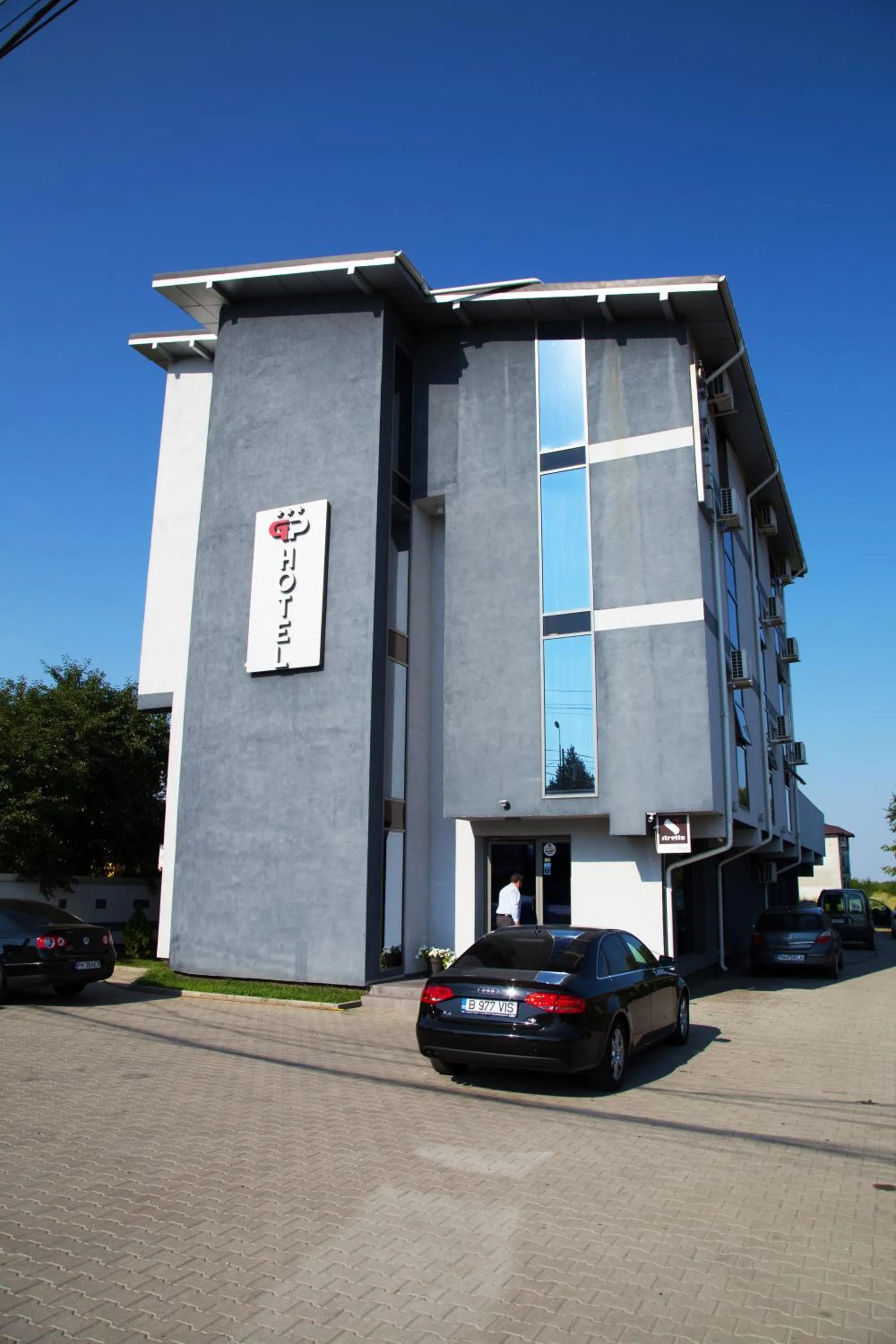 Facade/entrance in GP Hotel