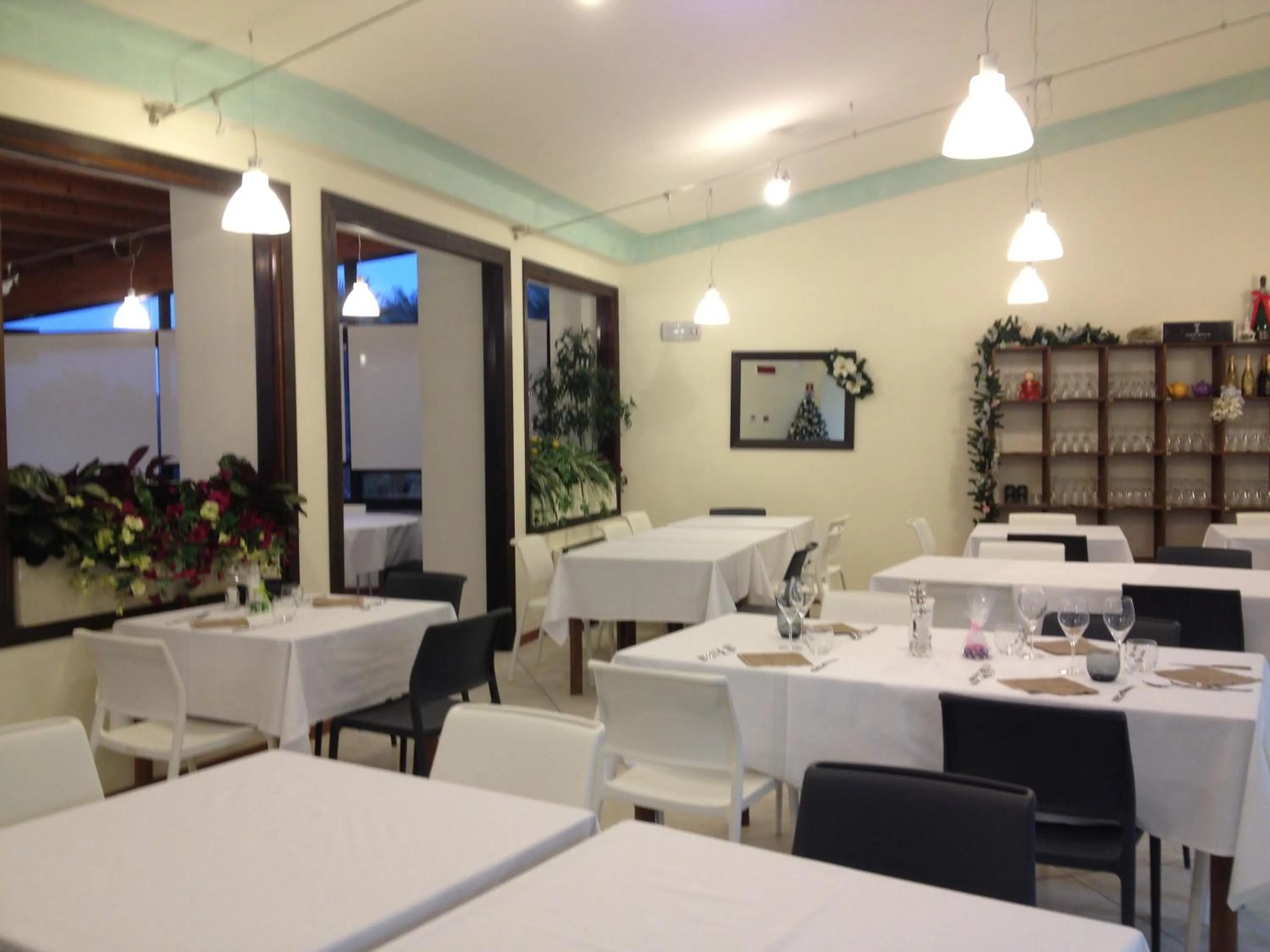 Restaurant/places to eat in Hotel Belvedere