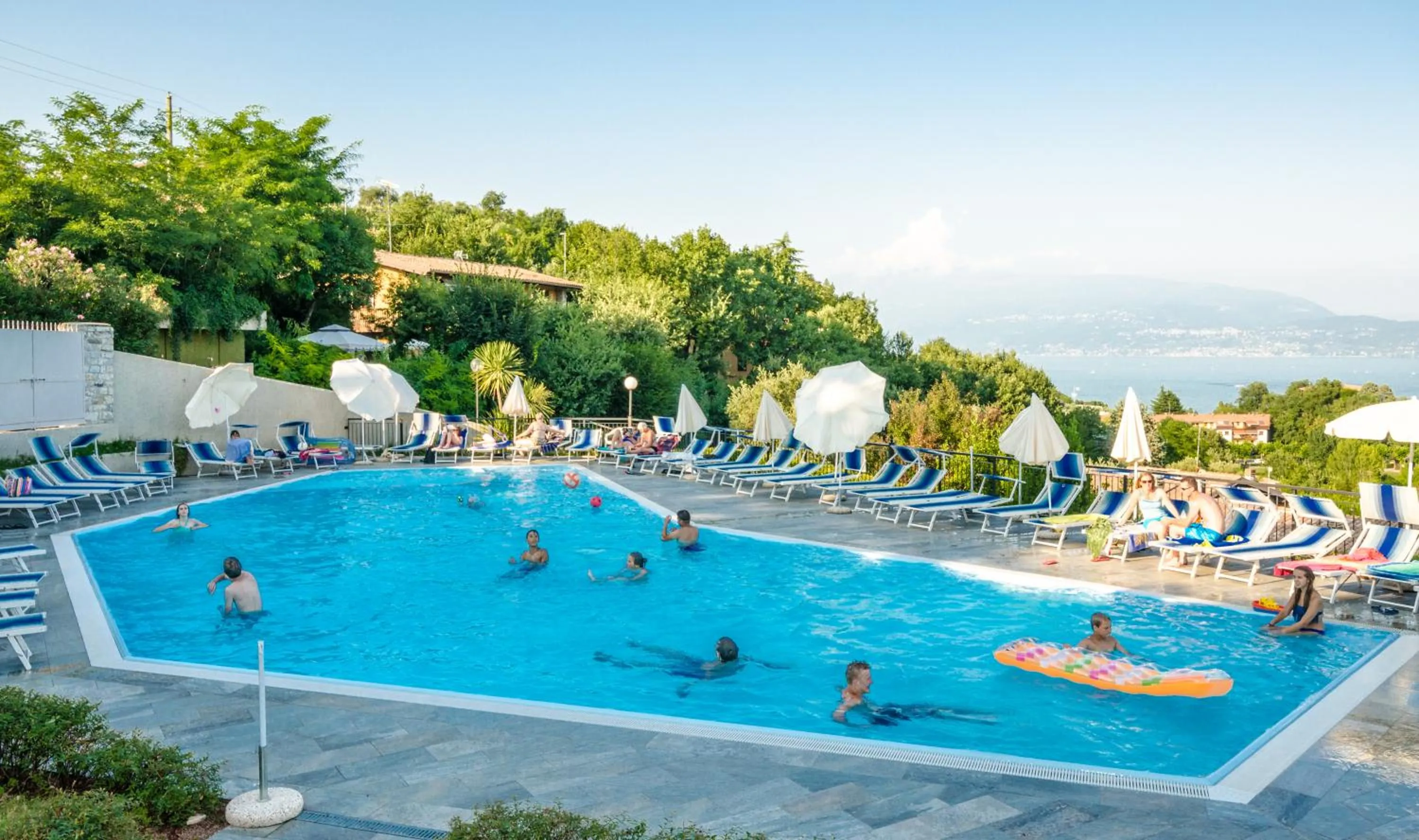 Swimming pool in Hotel Belvedere