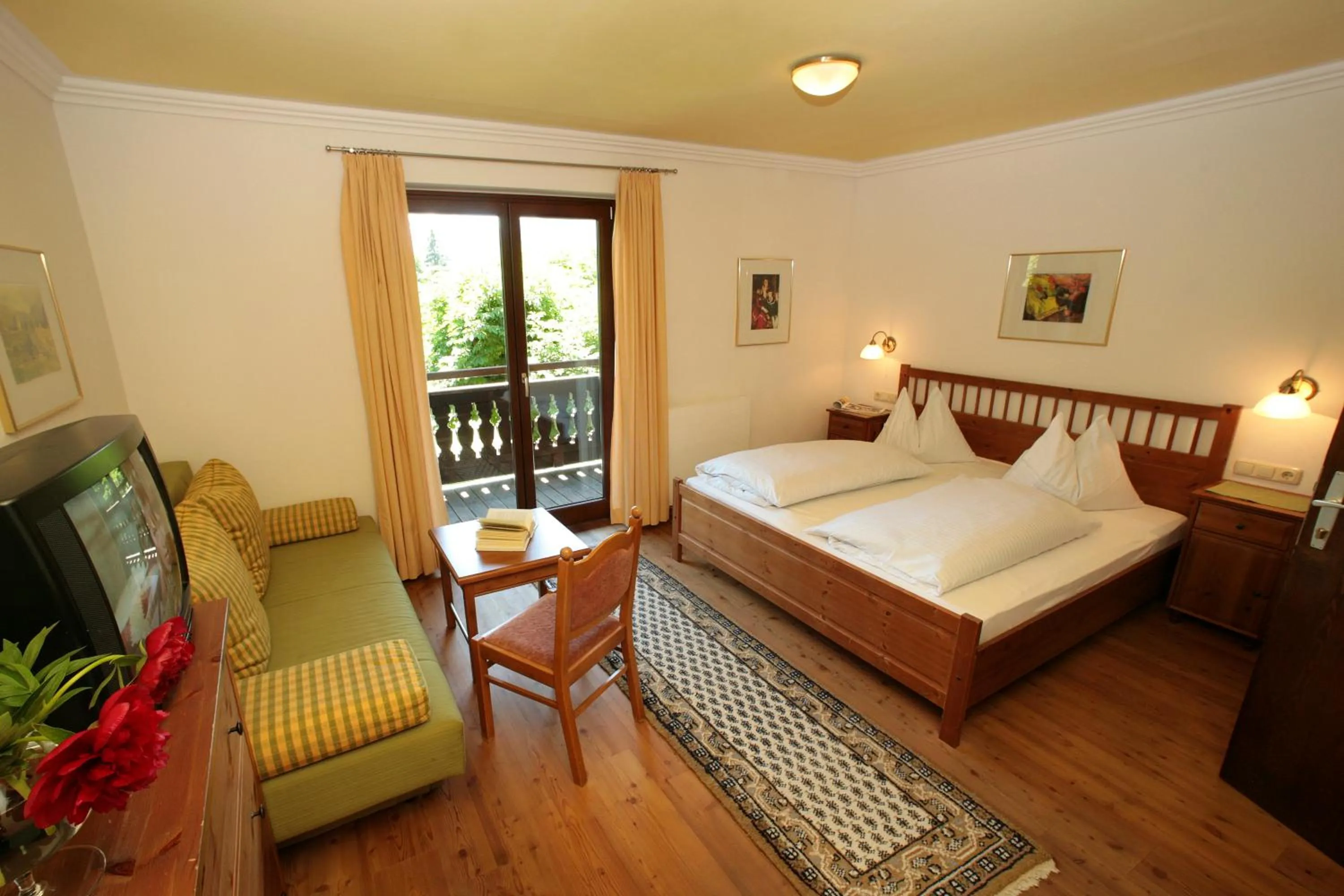 Photo of the whole room, Bed in Gasthof zur Post