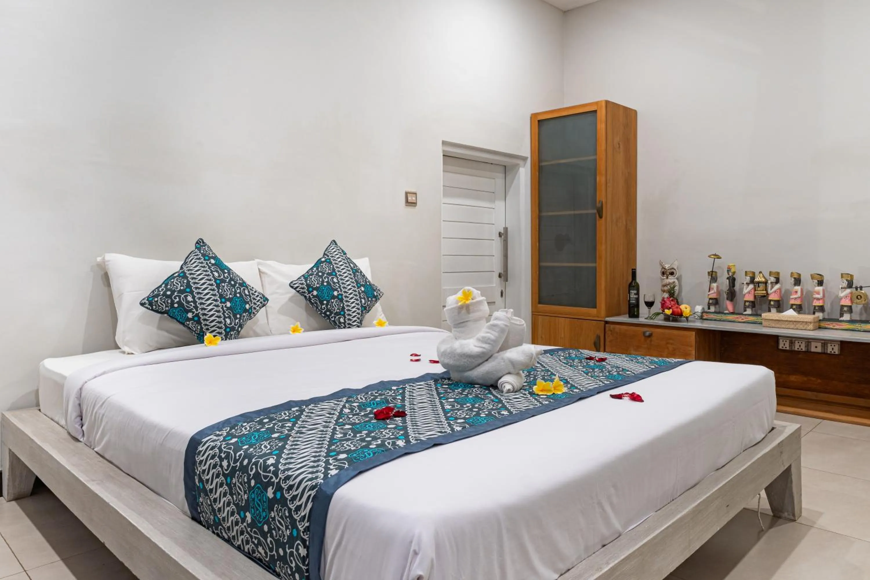 Bed in Luxury - Villa K - Central Seminyak