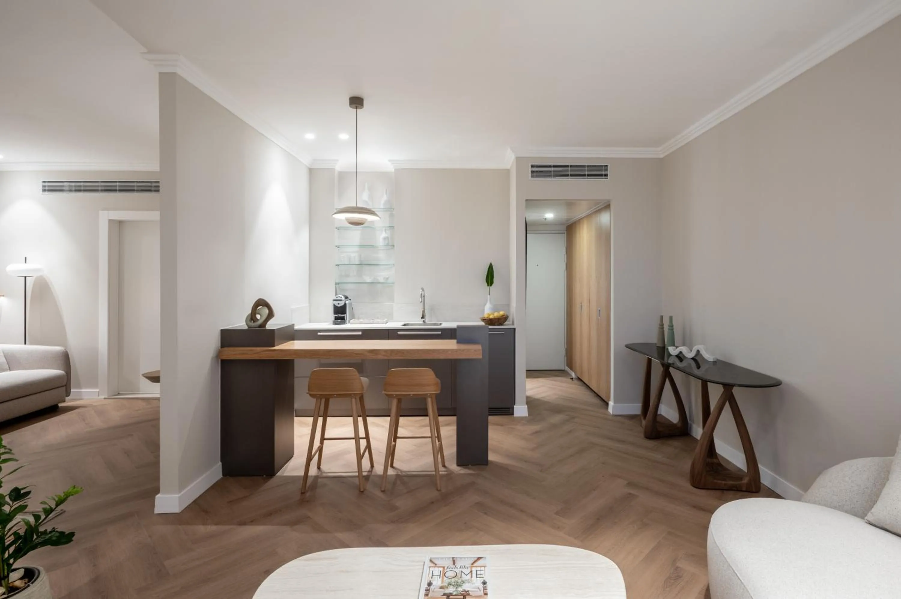 Seating area in Leonardo Hotel Negev