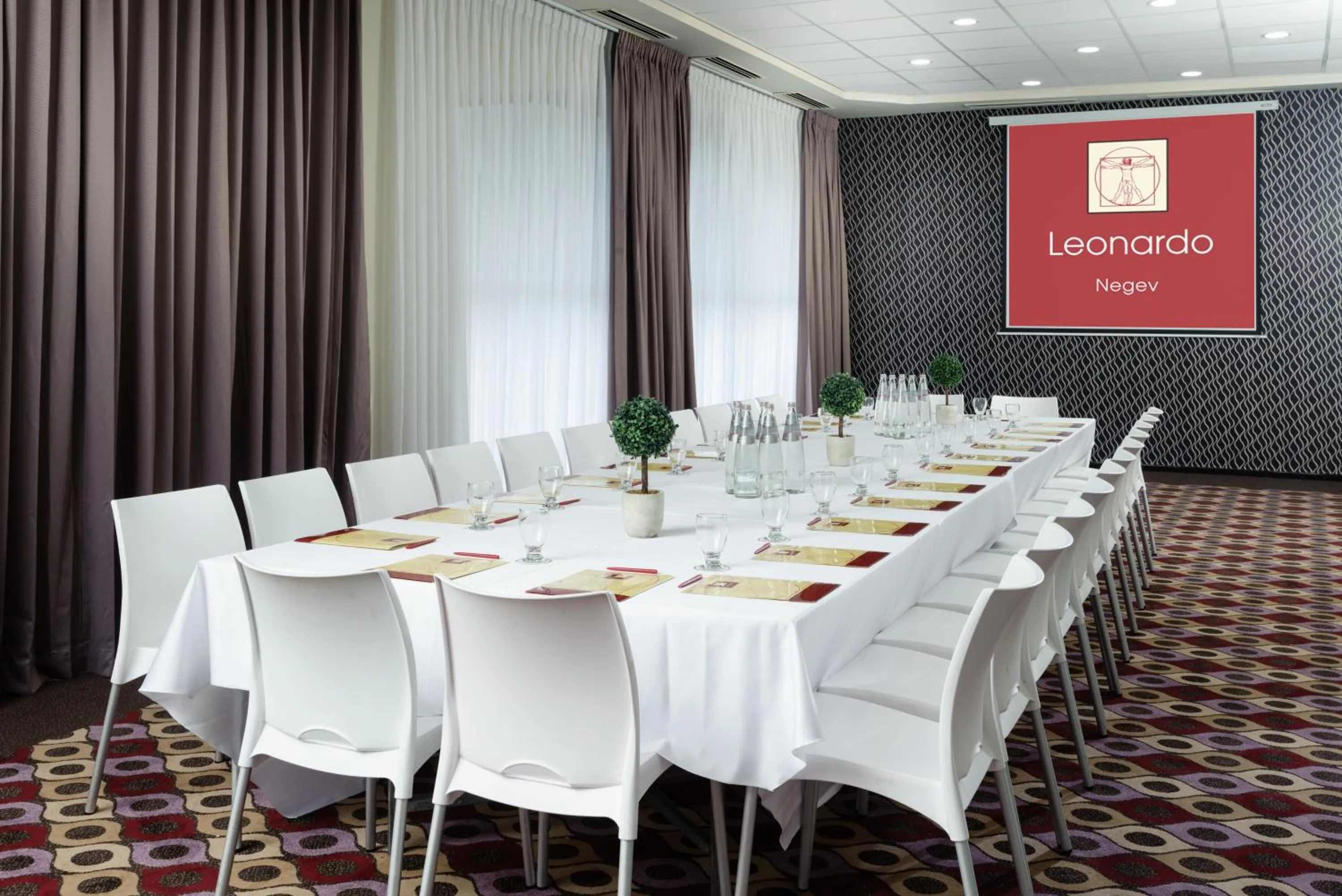 Business facilities in Leonardo Hotel Negev