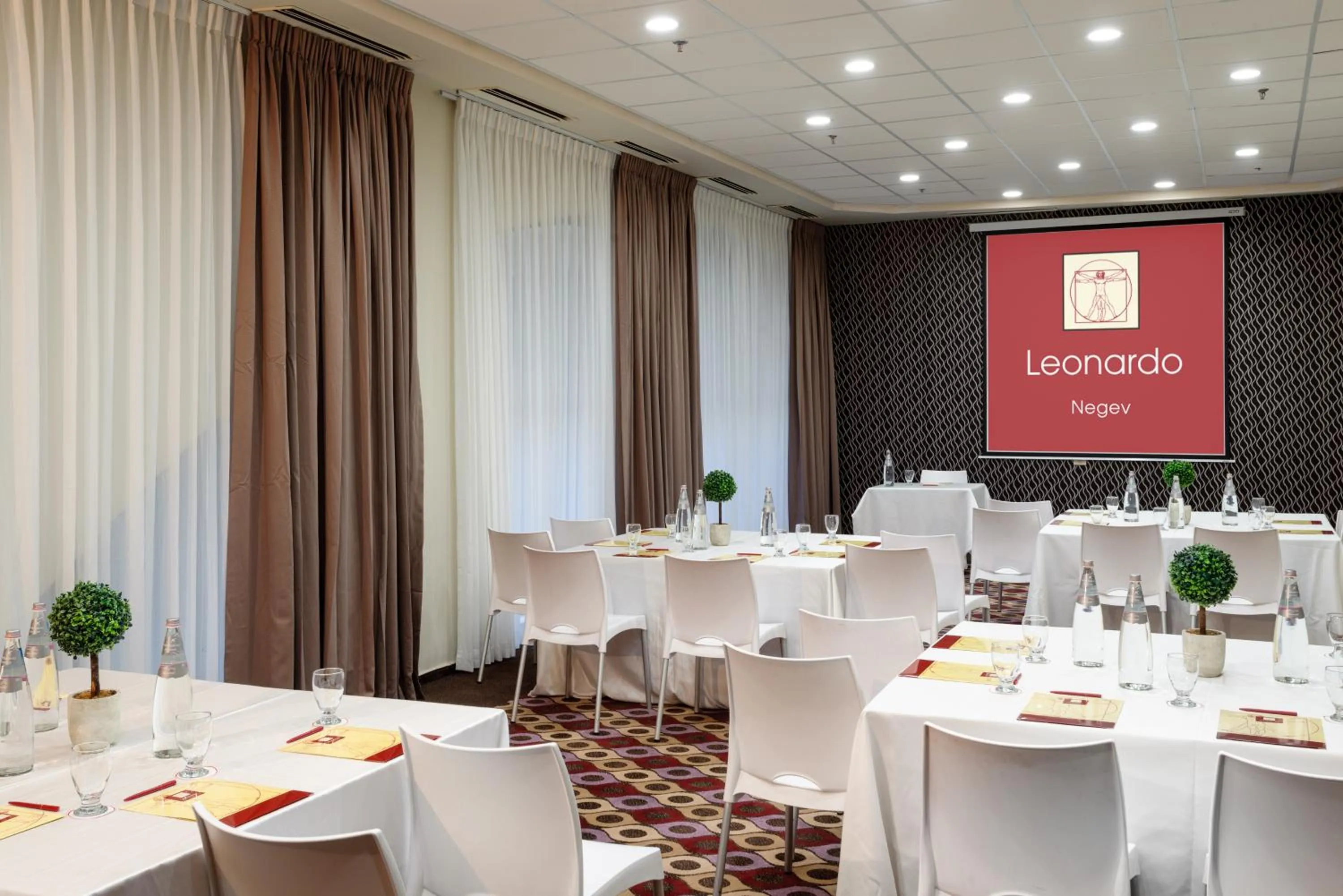 Business facilities in Leonardo Hotel Negev