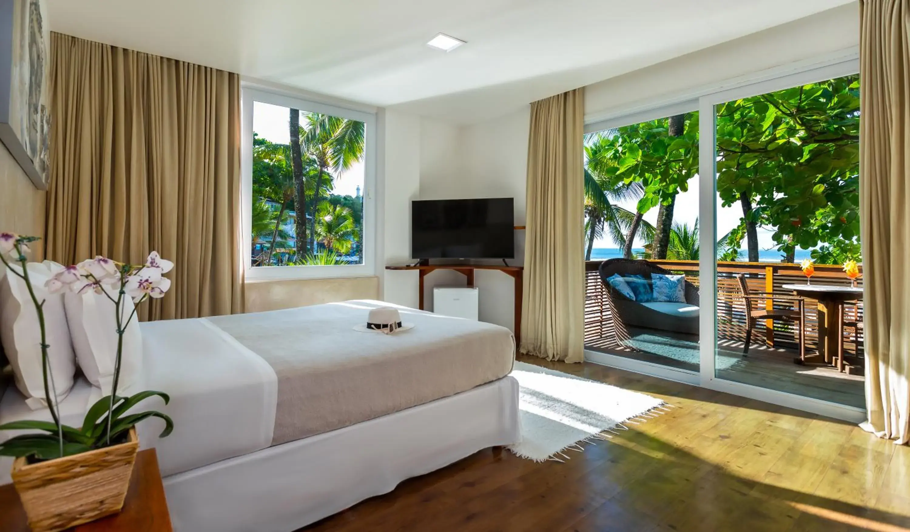 Master Room with Balcony and Frontal Sea View in Pousada Sambass Master Room with Balcony and Frontal Sea View in Pousada Sambass