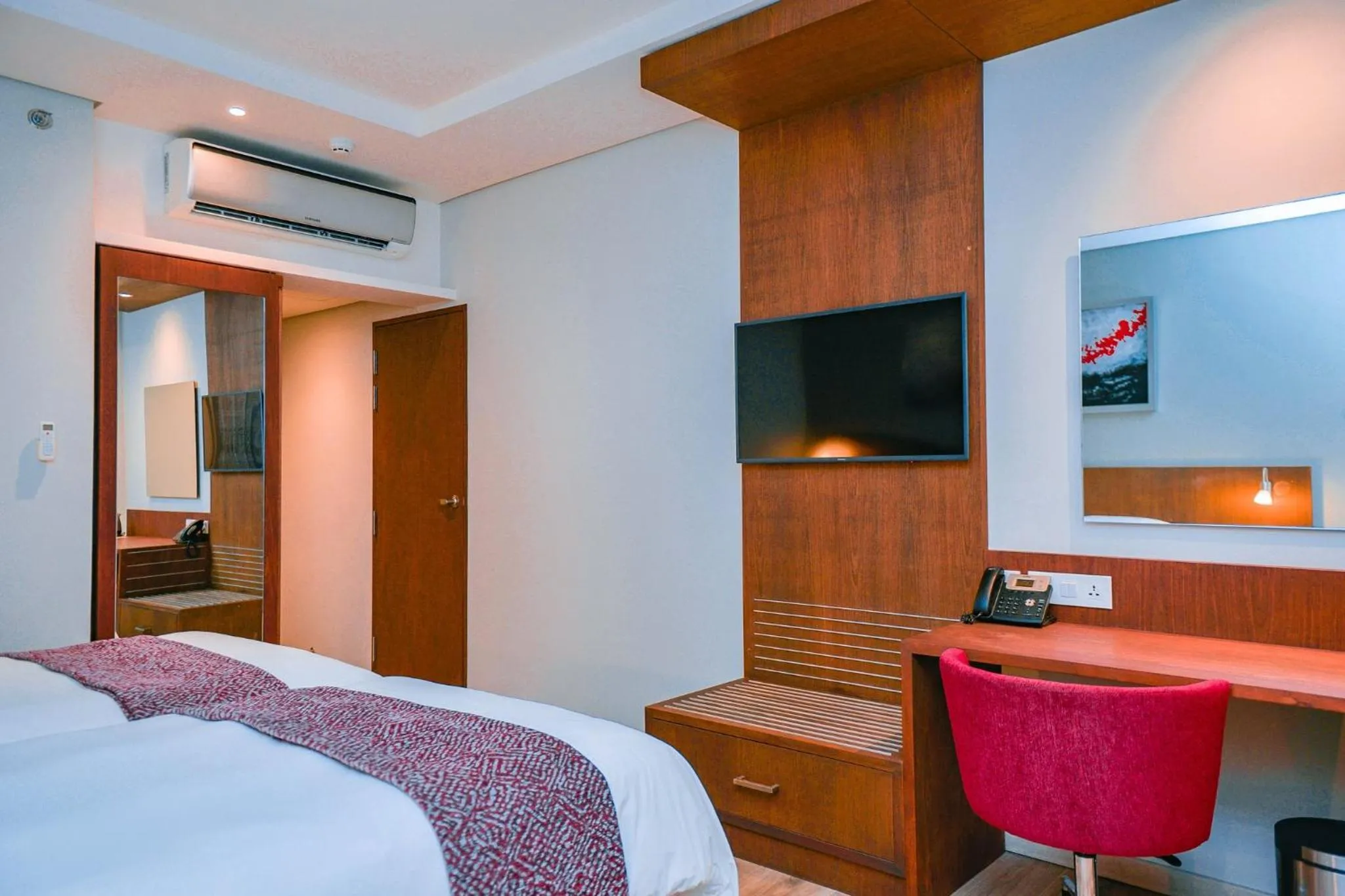 Photo of the whole room, Bed in Crowne Plaza - Dar Es Salaam by IHG