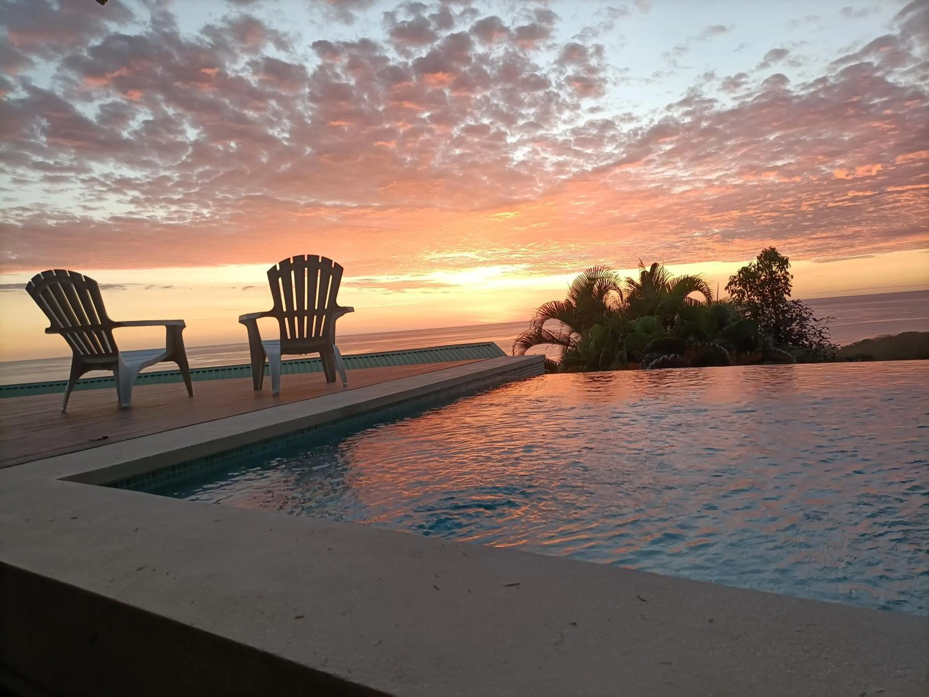 Swimming pool in Vista Naranja Ocean View House