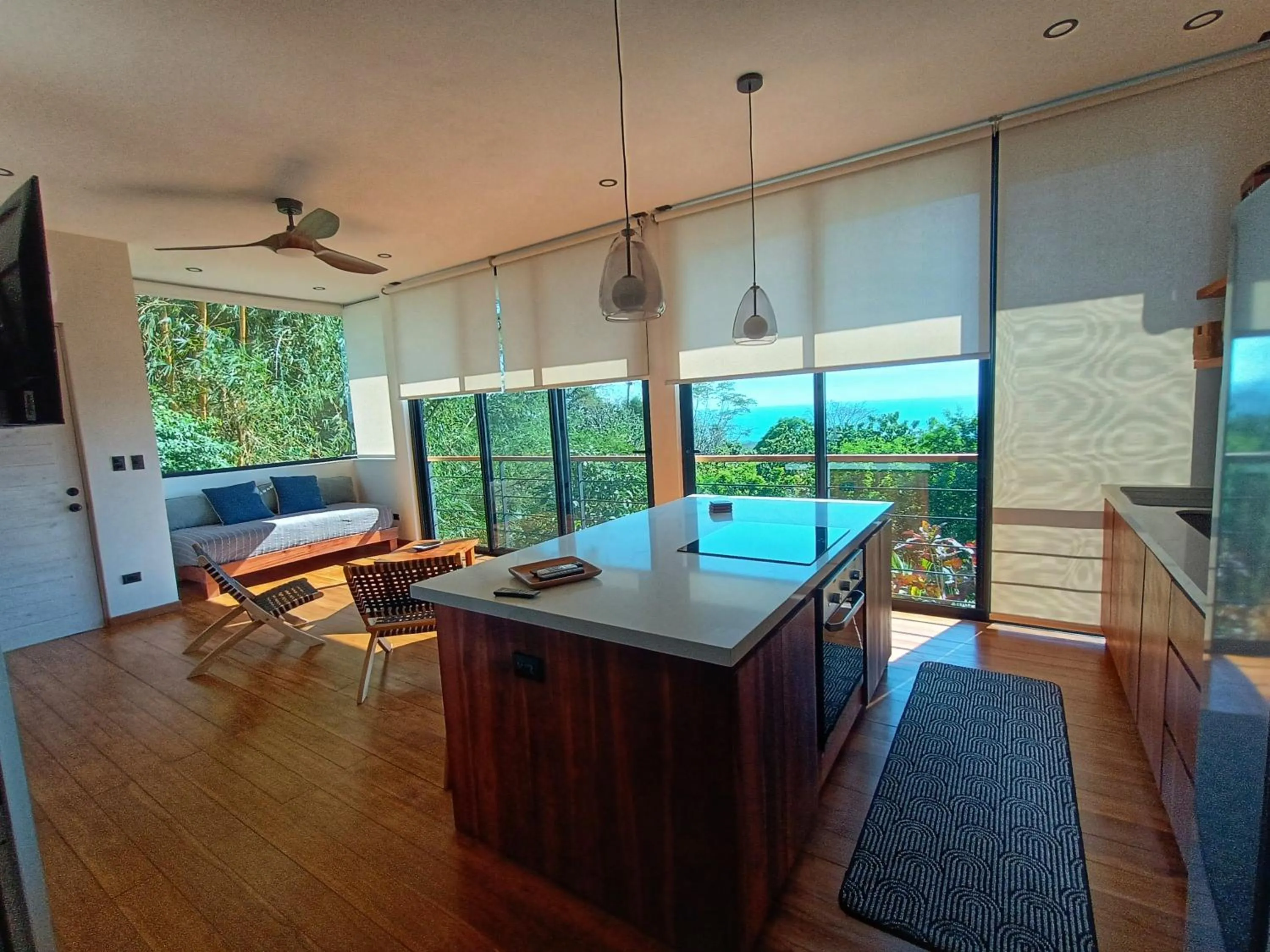 Living room in Vista Naranja Ocean View - Suite Apartment
