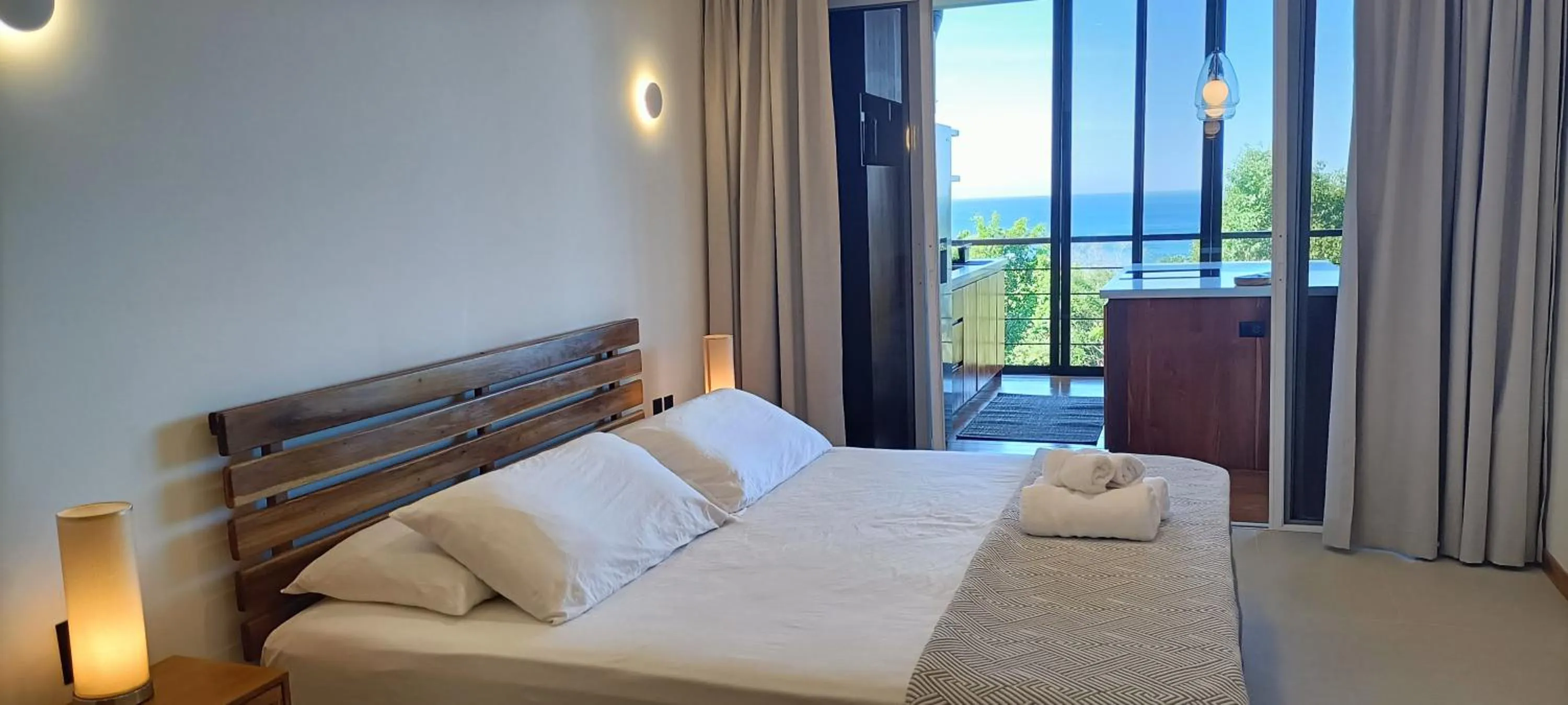 Bed in Vista Naranja Ocean View - Suite Apartment