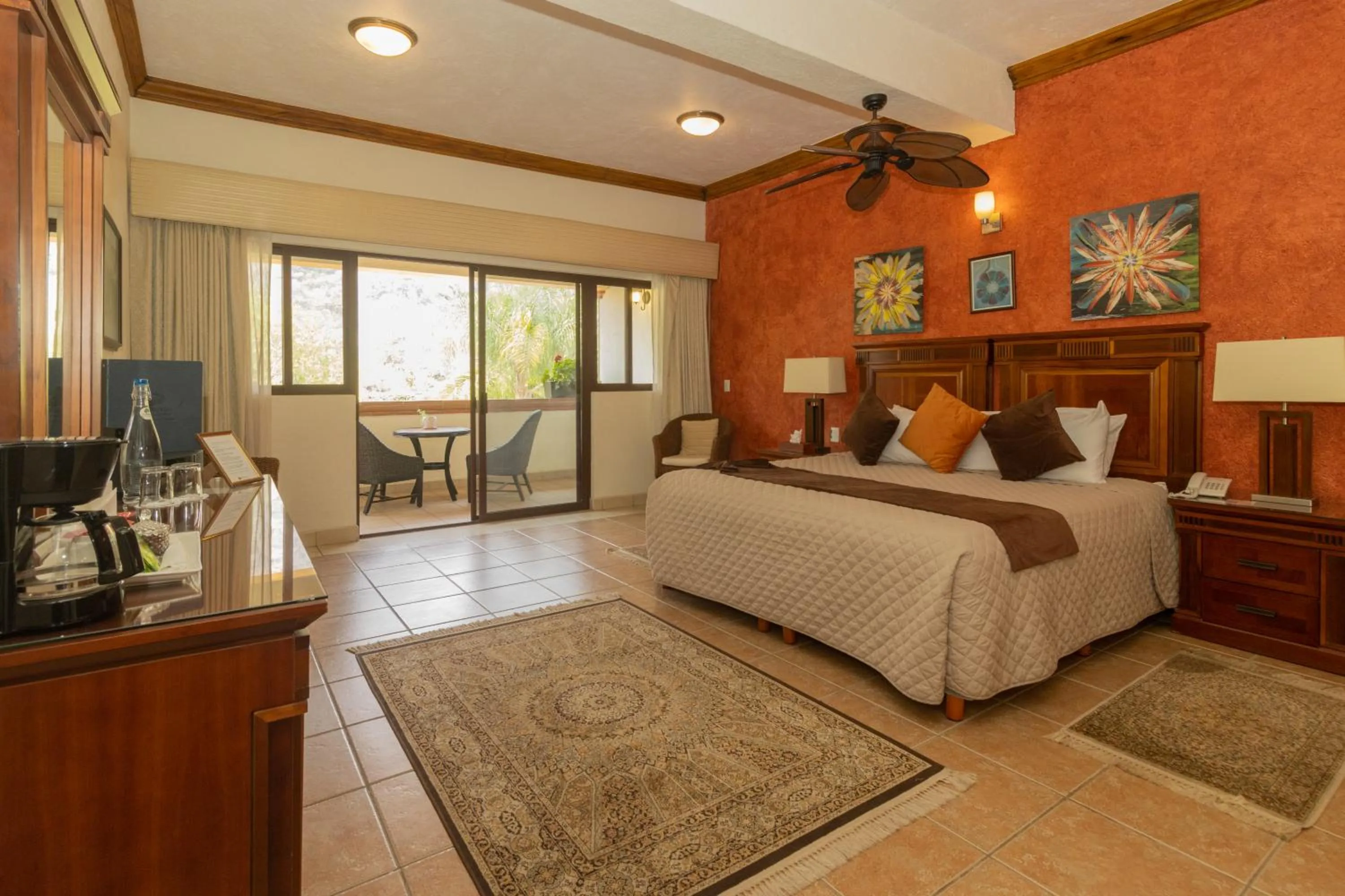 Bed in La Buena Vibra Wellness Resort & Spa