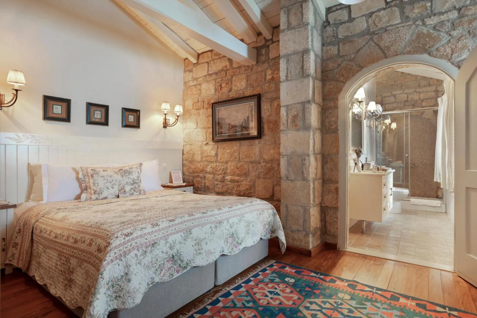 Bed in Casa Lavanda Boutique Hotel