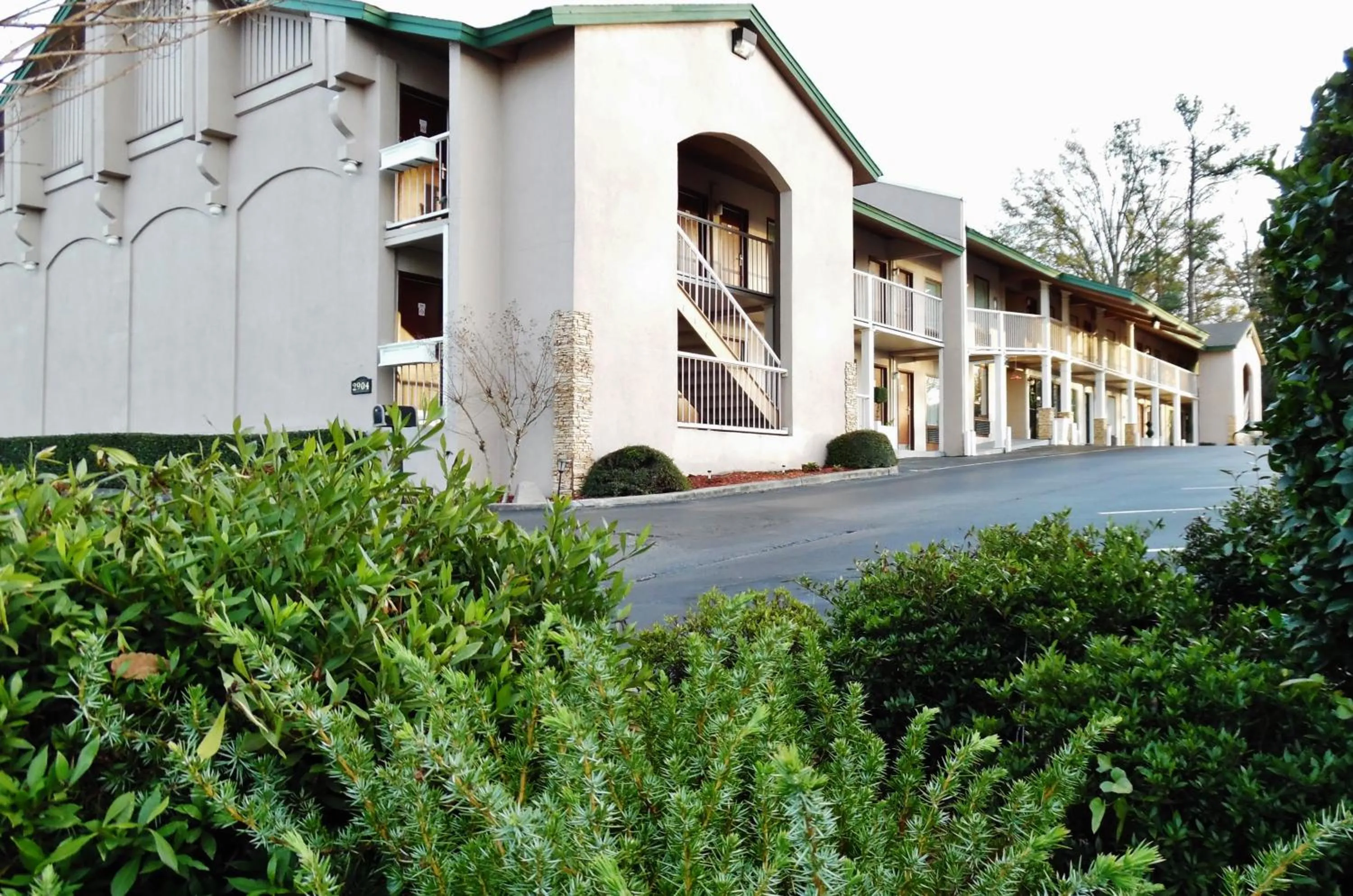Facade/entrance in West Bank Inn