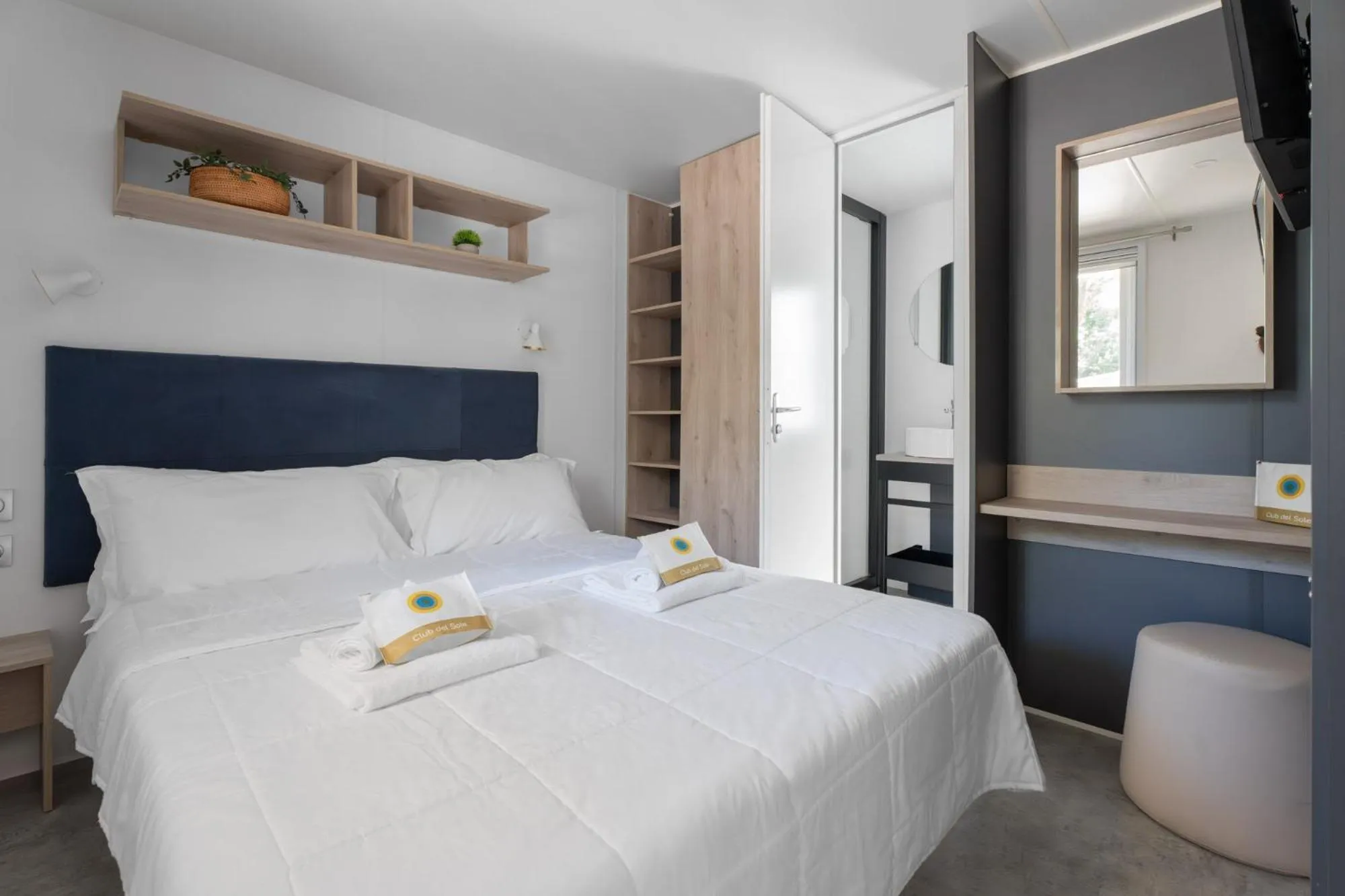 Bedroom, Bed in Club del Sole Marina Romea Easy Camping Village