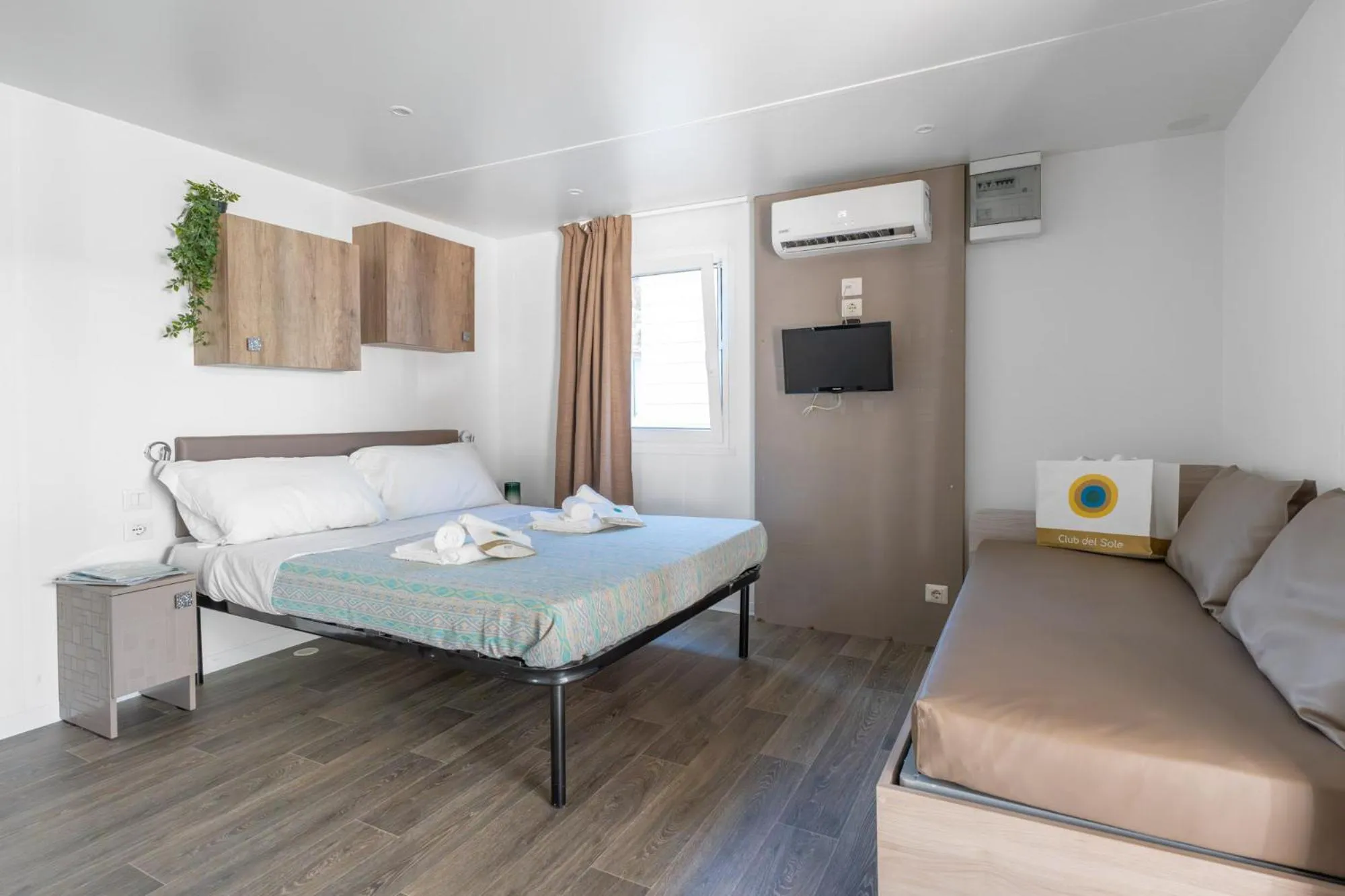Bedroom, Bed in Club del Sole Marina Romea Easy Camping Village