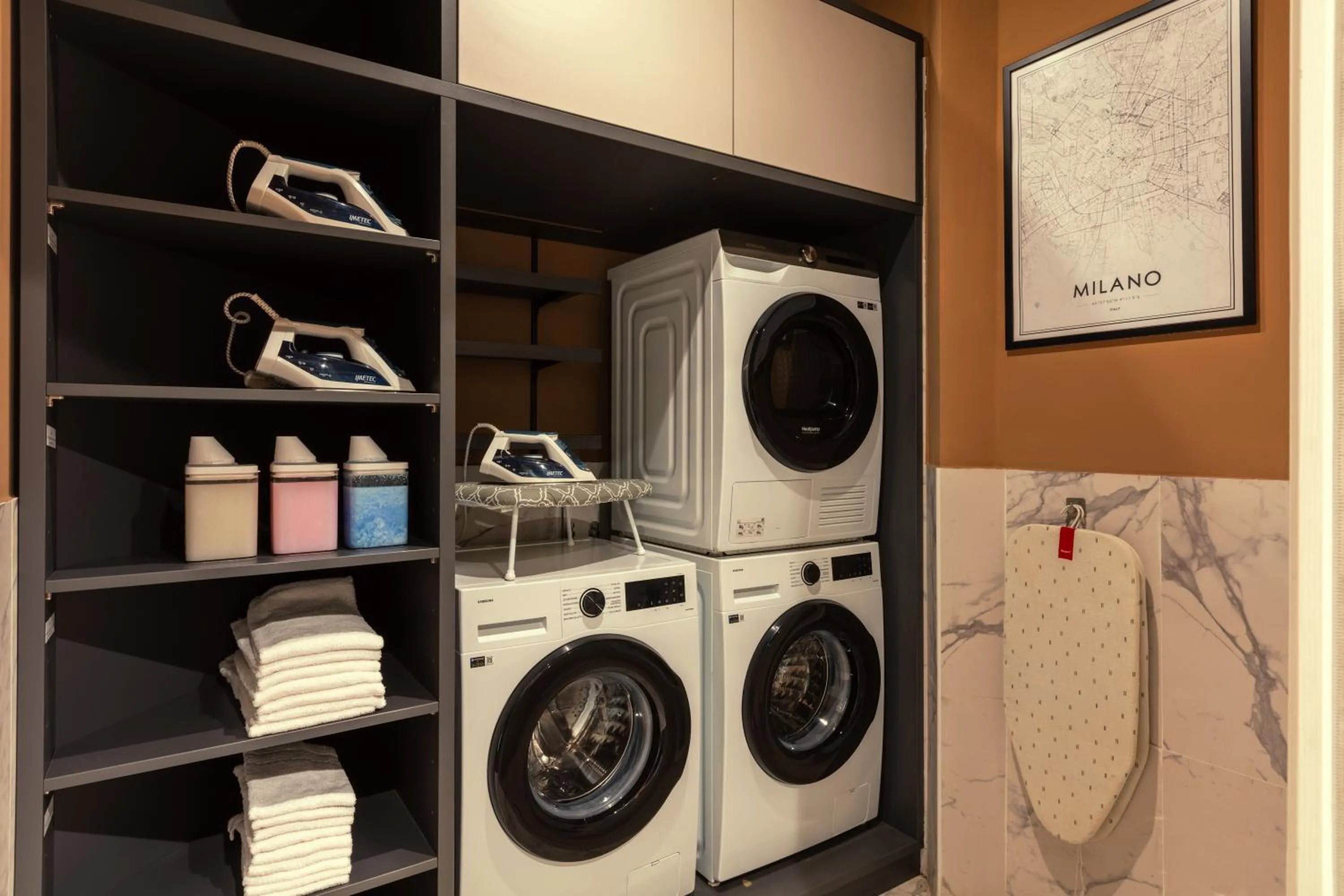 washing machine in Bob W Milan Ticinese